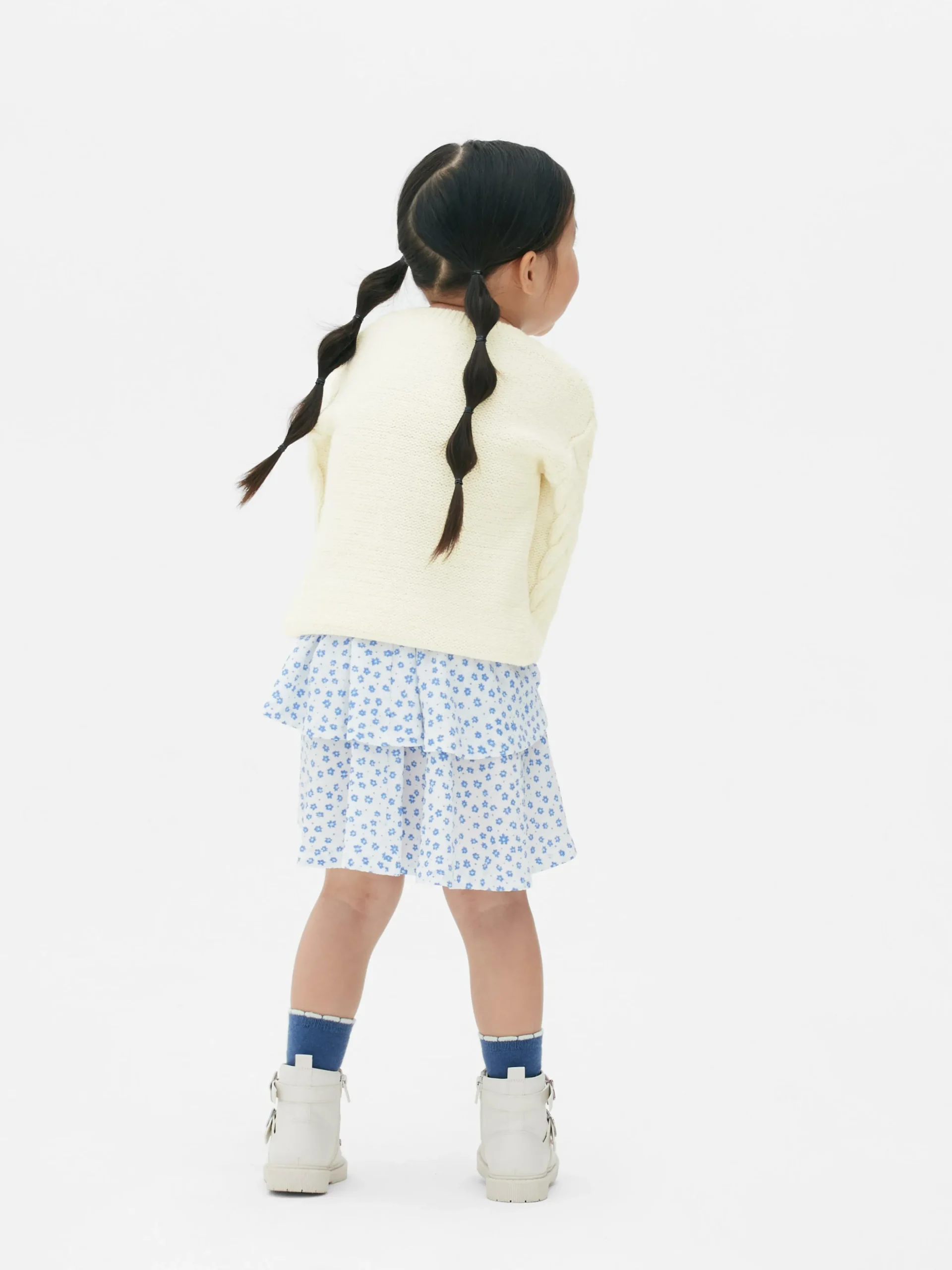 pull_en_maille_torsade__f_1.webp Pull En Maille Torsadée à Fleurs Brodées