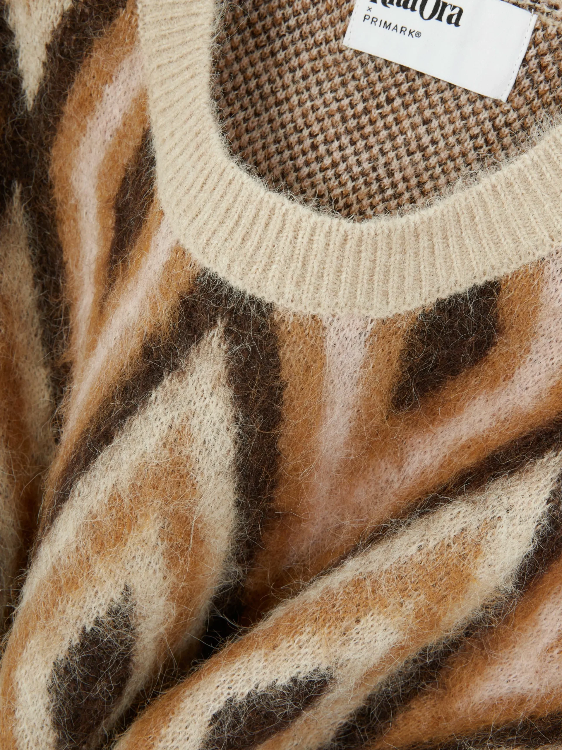 pull_en_tricot__motif_los_5.webp Pull En Tricot à Motif Losange Rita Ora