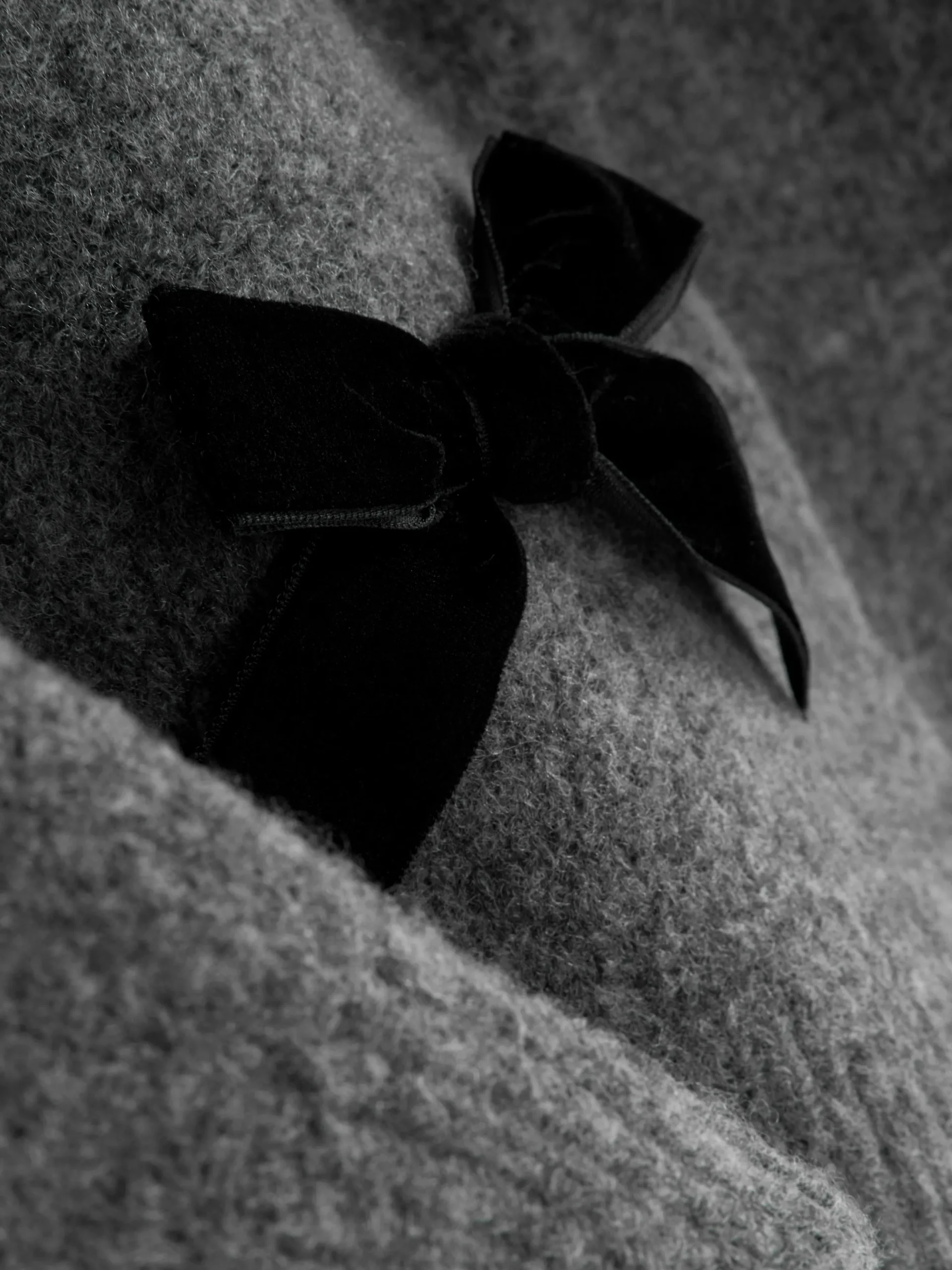 pull_en_velours_orn_de_nu_2.webp Pull En Velours Orné De Nœuds