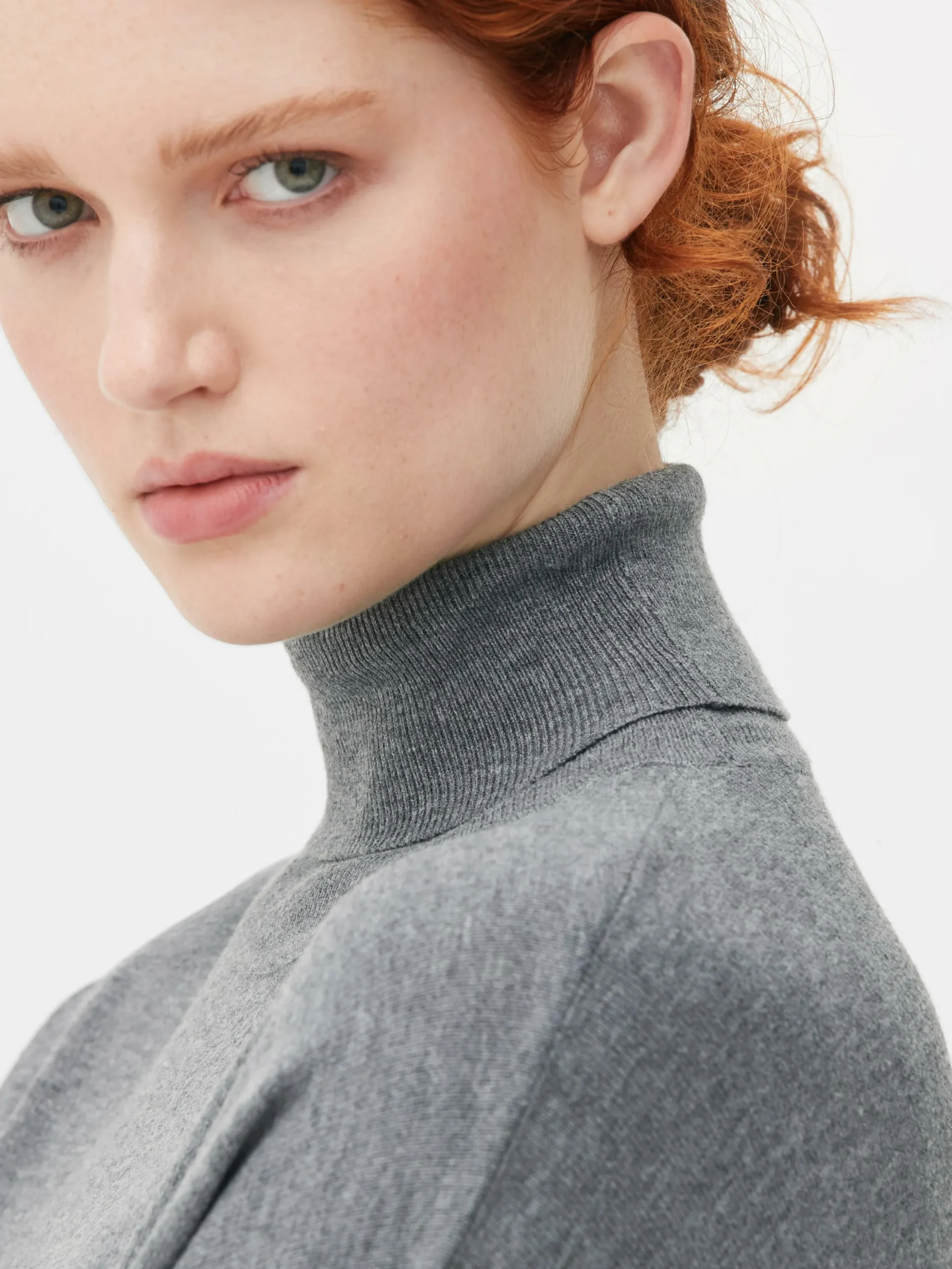 pull_fine_maille__col_rou_2.webp Pull Fine Maille à Col Roulé