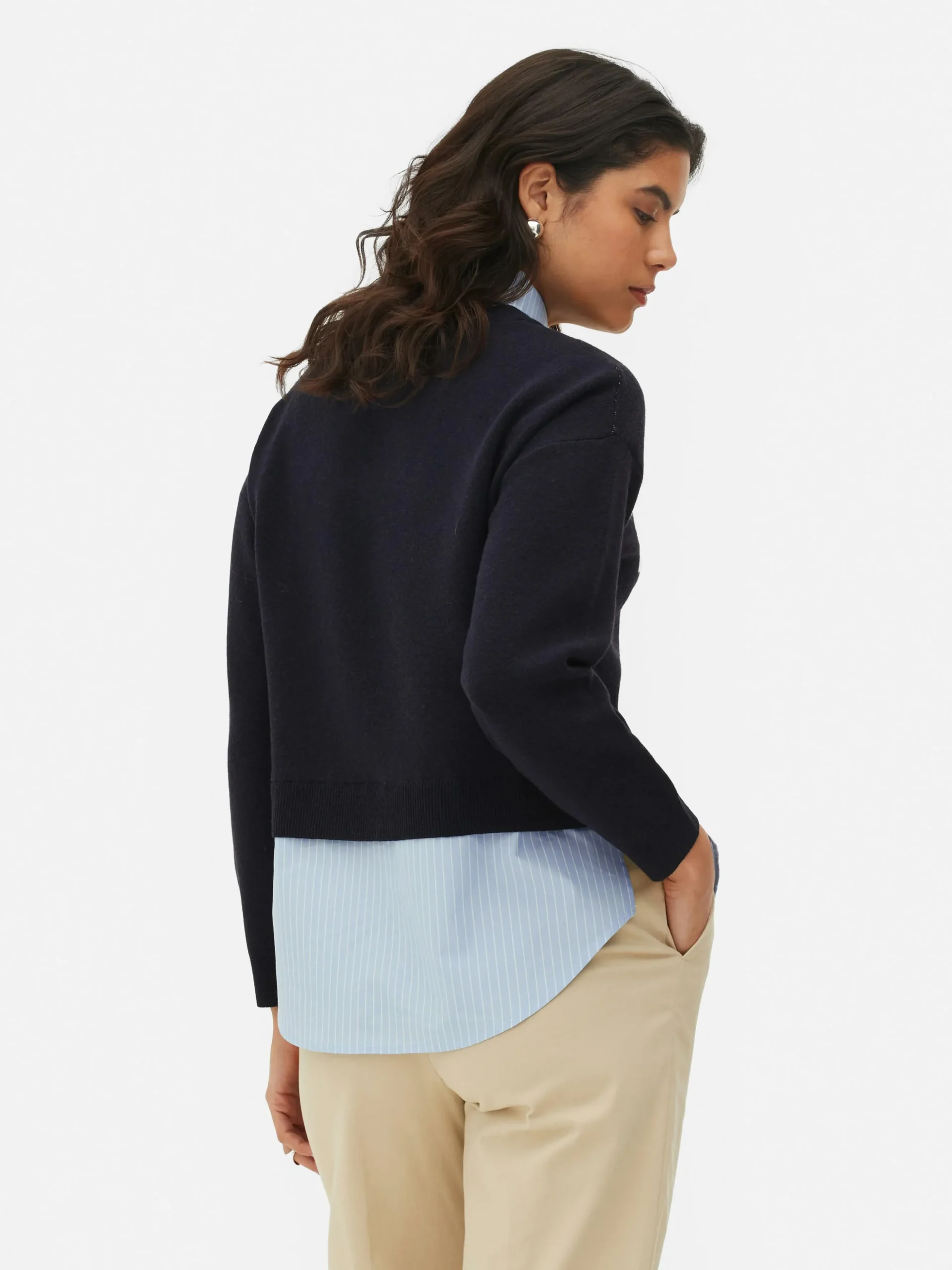 pull_tricot__message_et_c_2-1.webp Pull Tricoté à Message Et Chemise Deux-en-un