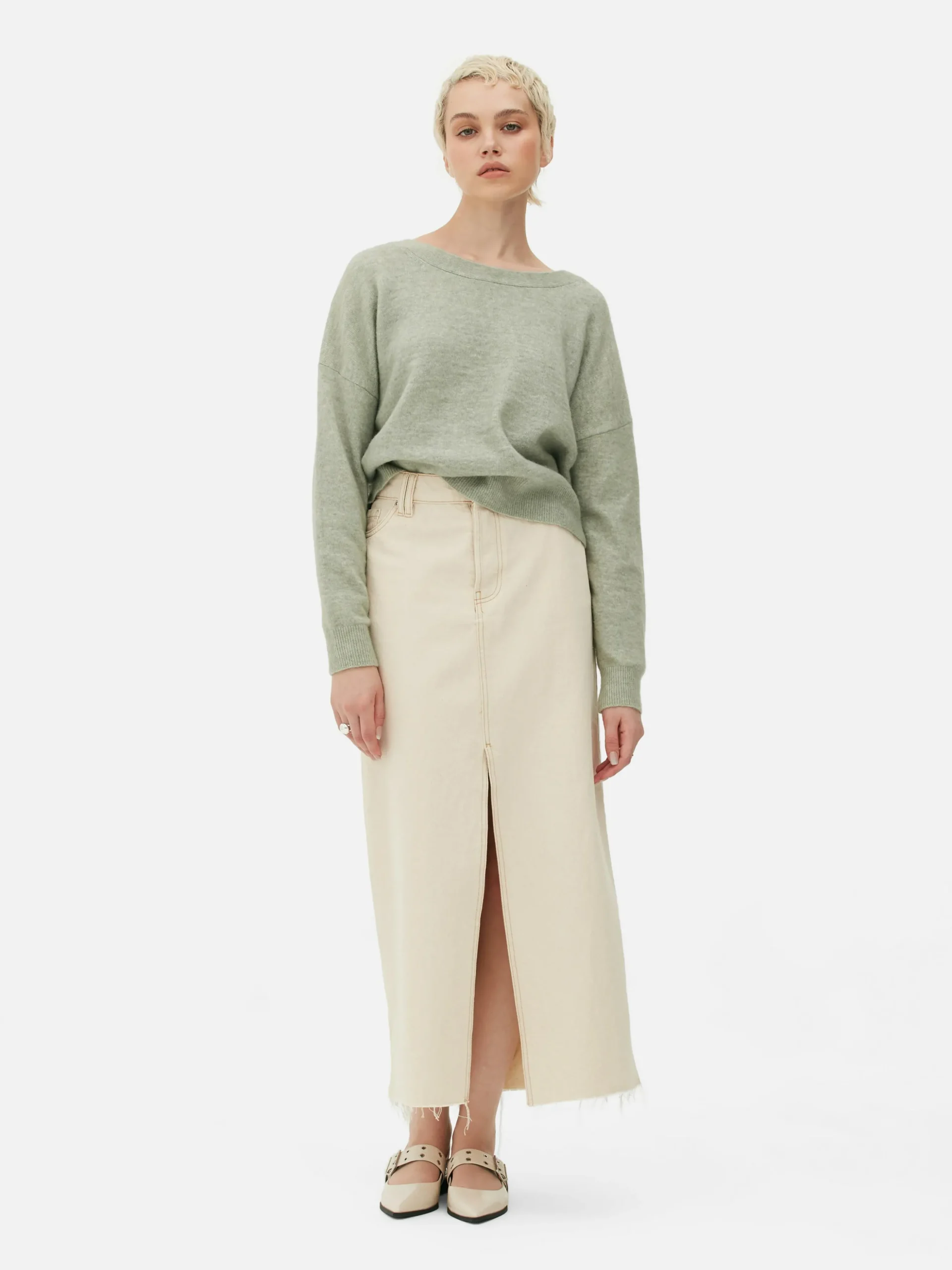 pull_tricot_avec_nud_dans_0.webp Pull Tricoté Avec Nœud Dans Le Dos