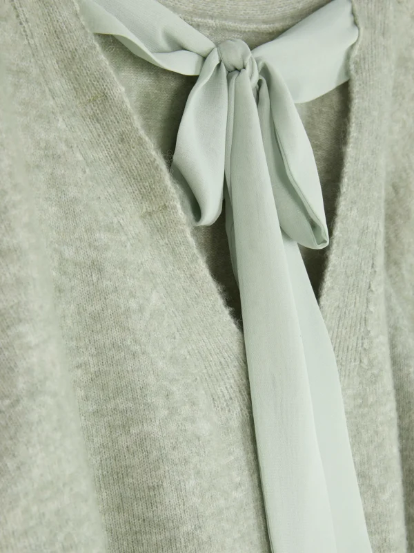 Pull Tricoté Avec Nœud Dans Le Dos