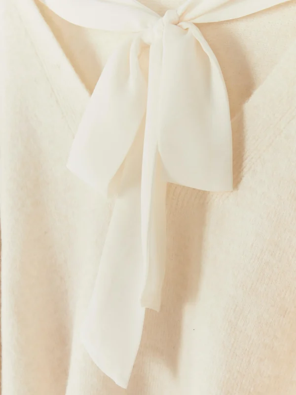 Pull Tricoté Avec Nœud Dans Le Dos