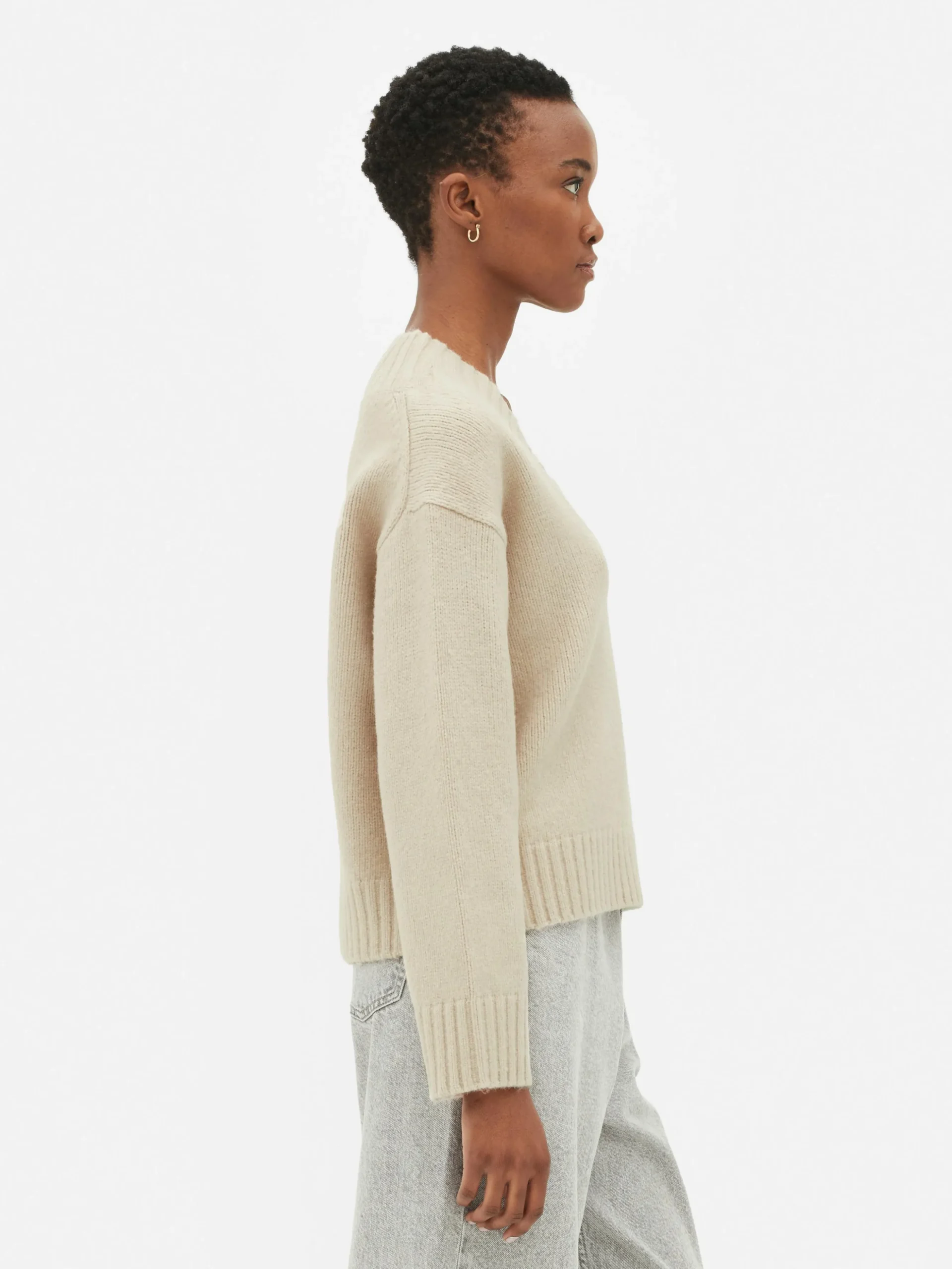 pull_tricot_pais__col_en__2.webp Pull Tricoté épais à Col En V