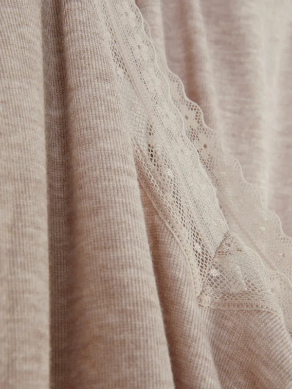 Pyjama à Manches Longues Avec Finitions En Dentelle