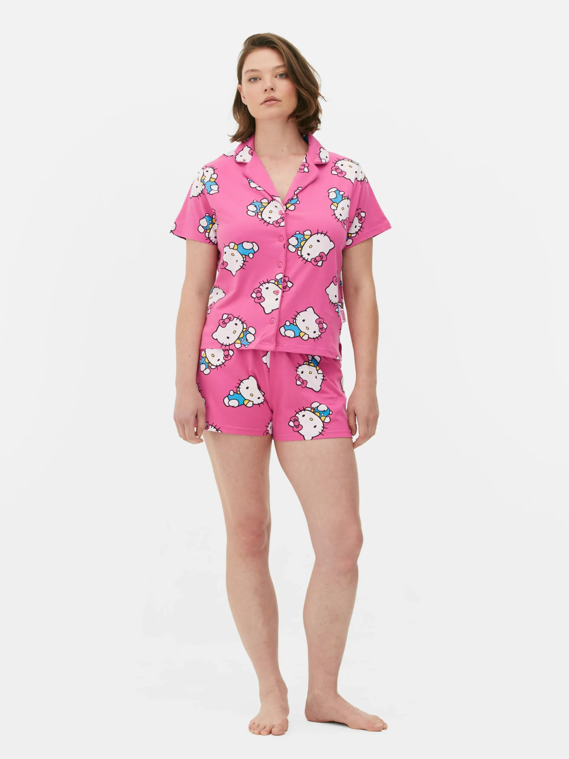 pyjama_chemise_et_short_e_0-1.webp Pyjama Chemise Et Short 50e Anniversaire Hello Kitty