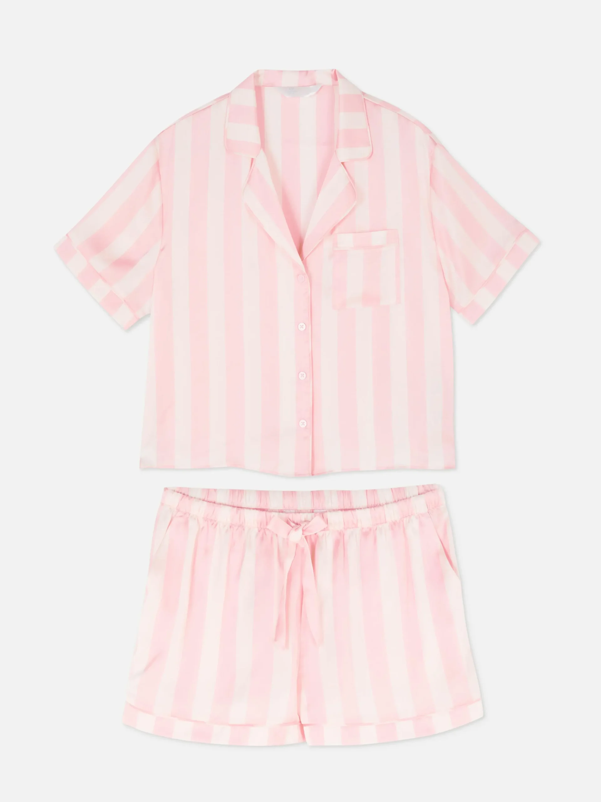 pyjama_chemise_et_short_e_4.webp Pyjama Chemise Et Short En Satin