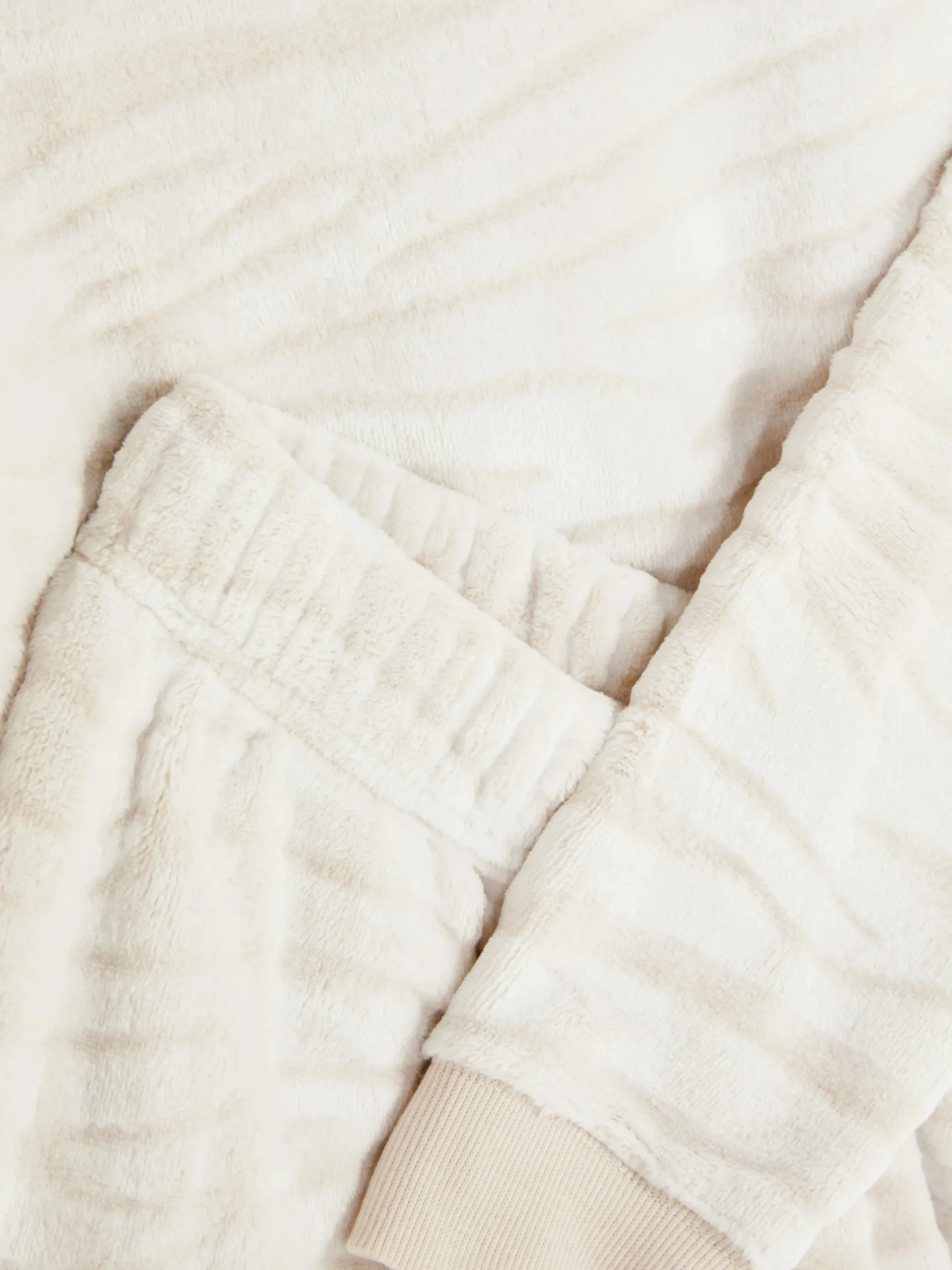 pyjama_en_molleton__manch_1-5.webp Pyjama En Molleton à Manches Longues