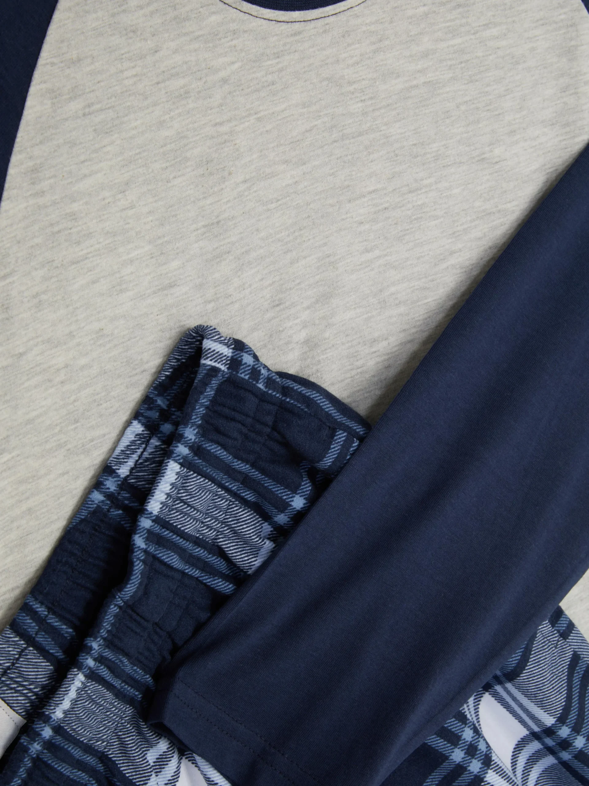 pyjama_long_ultradoux_1-7.webp Pyjama Long Ultra-doux