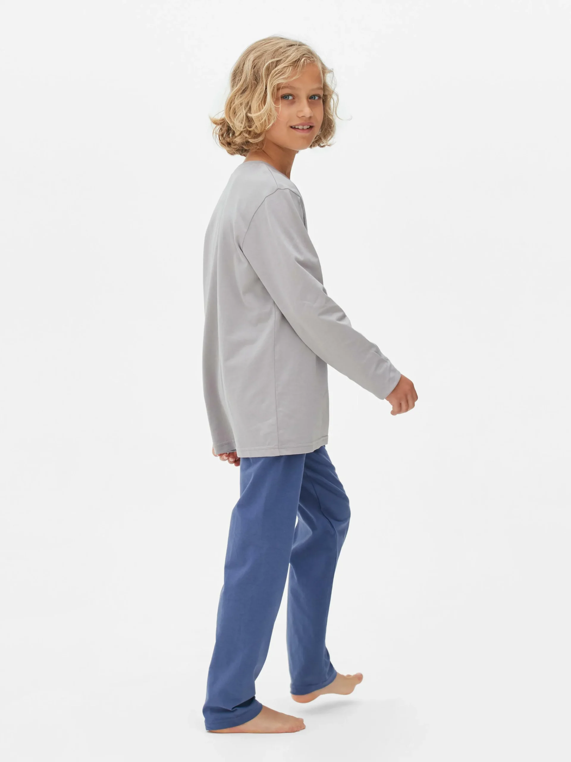 pyjama_star_wars_the_mand_1.webp Pyjama Star Wars The Mandalorian