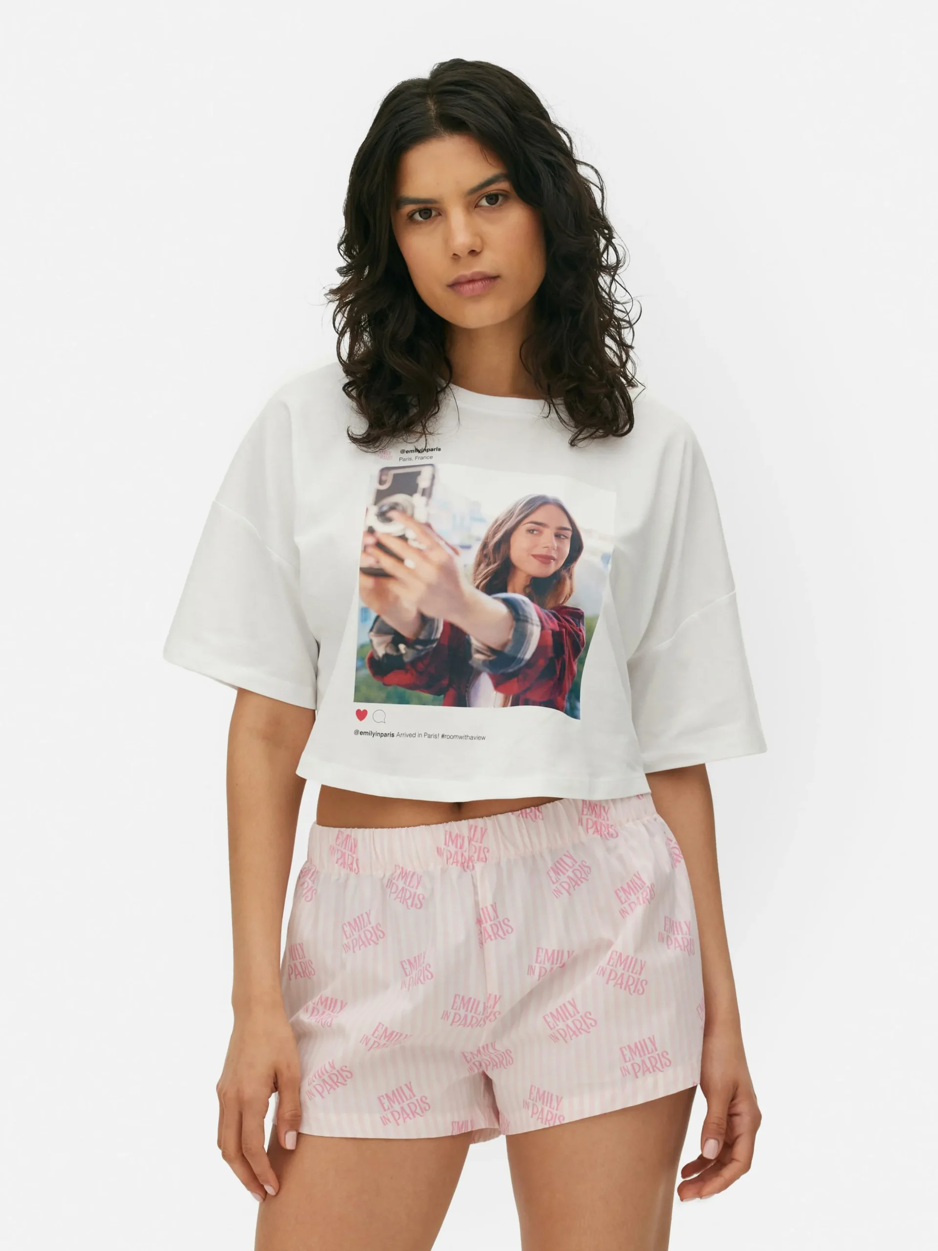 pyjama_tshirt_court_et_sh_1.webp Pyjama T-shirt Court Et Shorty Emily In Paris