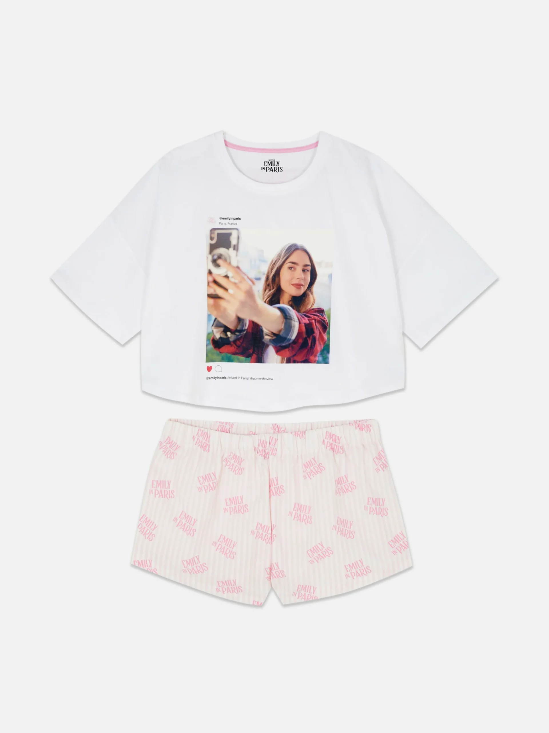 pyjama_tshirt_court_et_sh_4.webp Pyjama T-shirt Court Et Shorty Emily In Paris