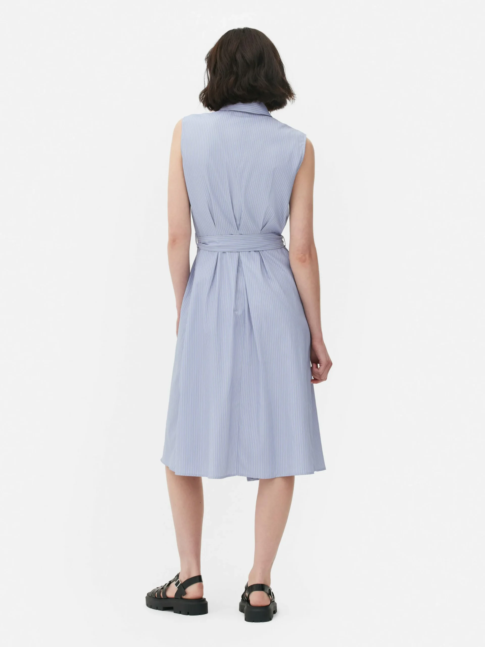 robechemise_milongue_sans_3.webp Robe-chemise Mi-longue Sans Manches