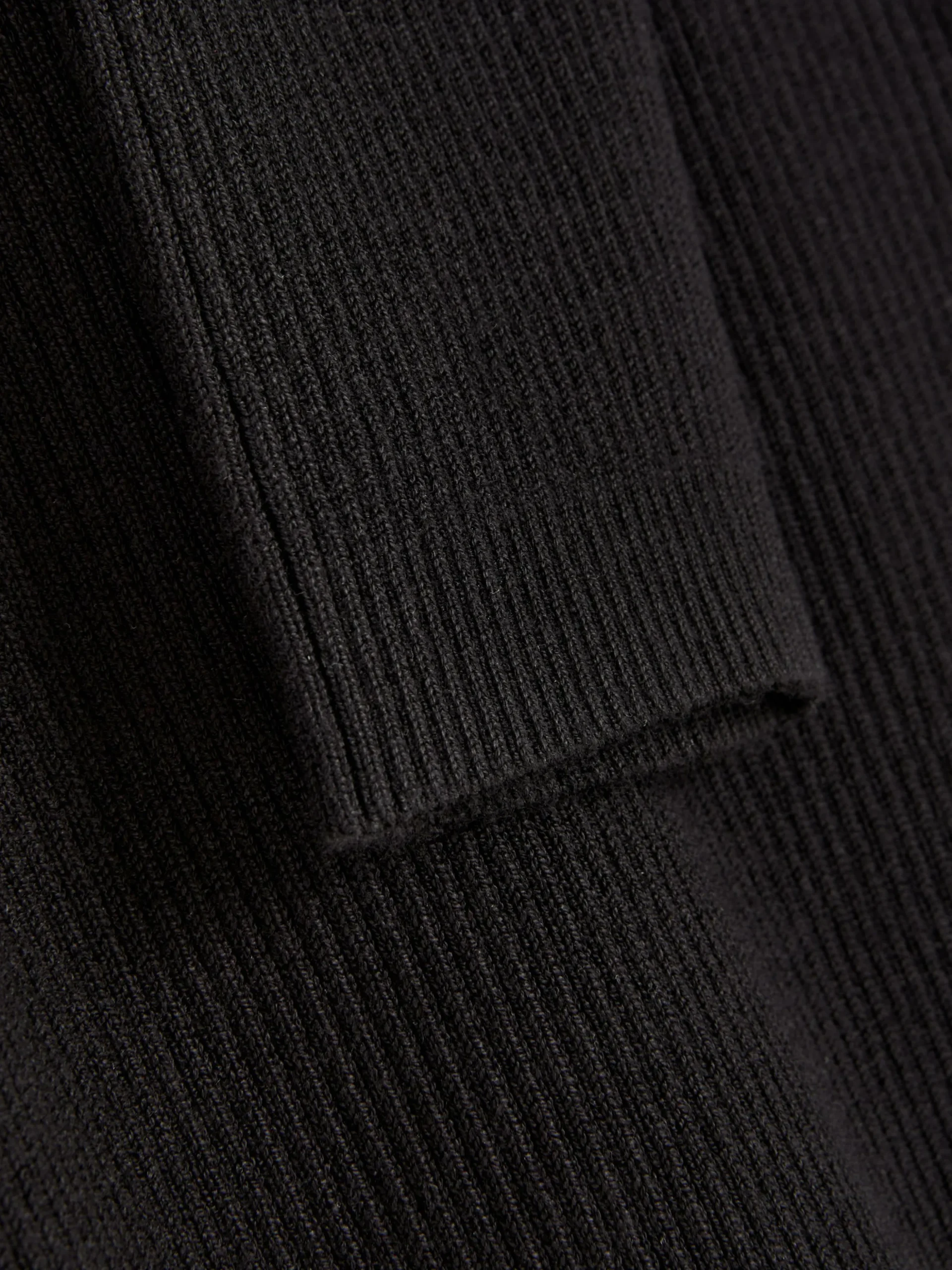 robepull__col_rasducou_et_6.webp Robe-pull à Col Ras-du-cou Et Manches Longues