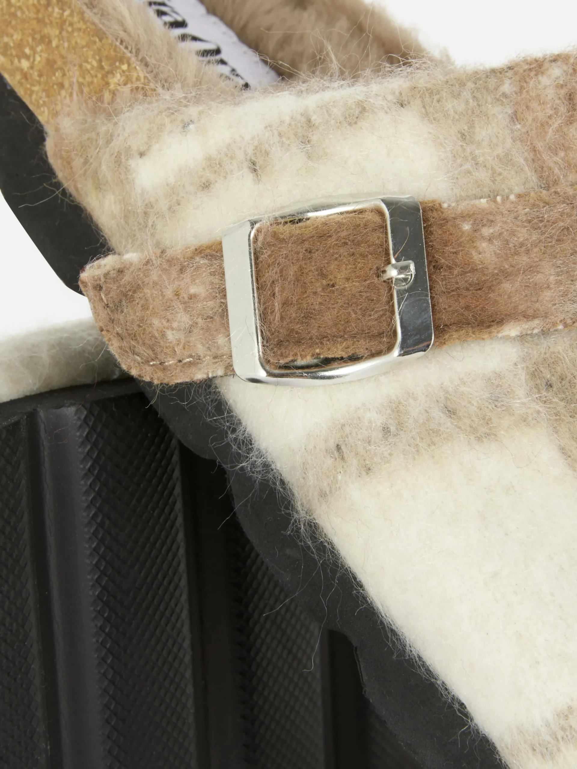 sabots_mules_doubls_de_fa_4.webp Sabots Mules Doublés De Fausse Fourrure Rita Ora