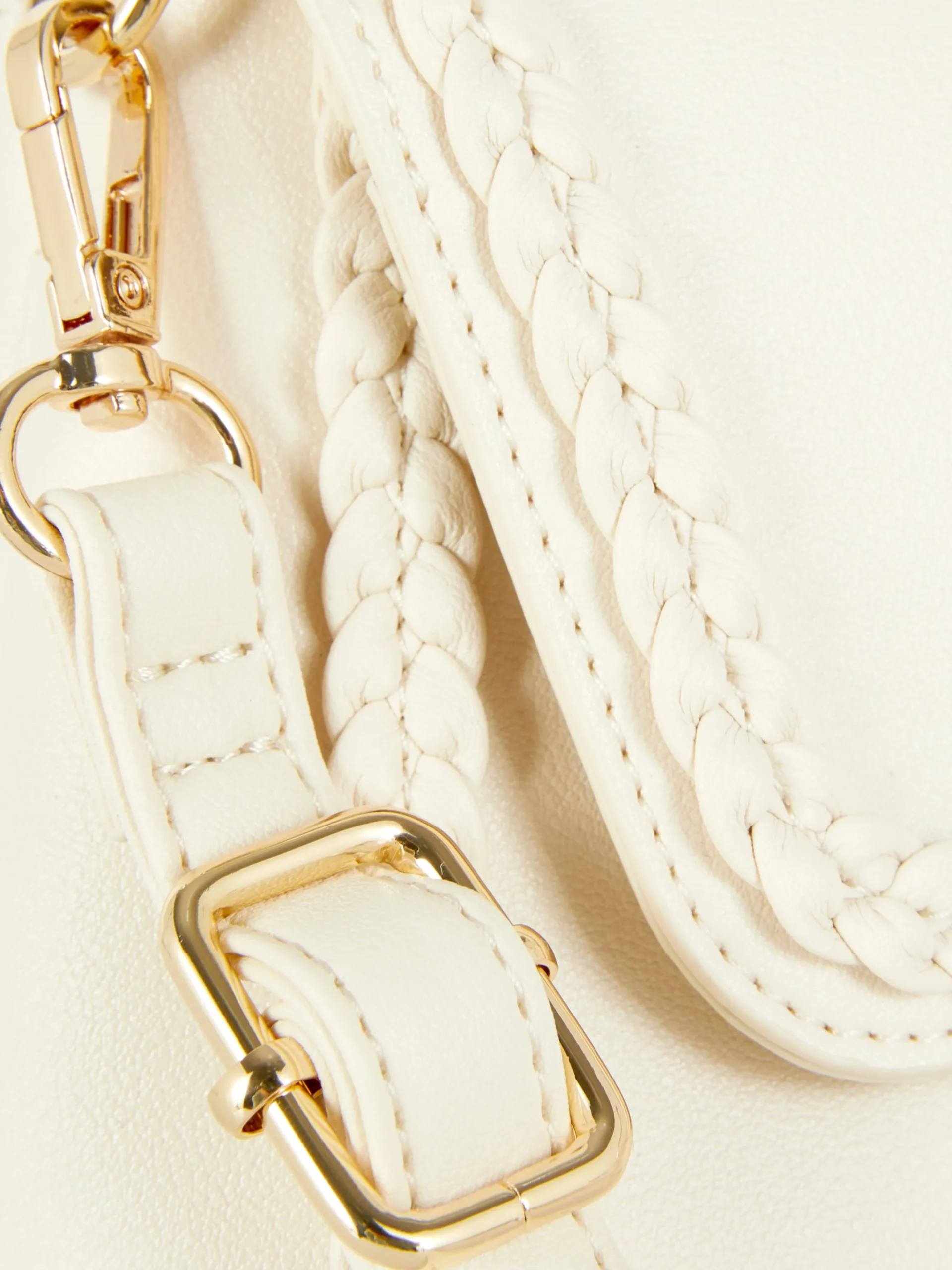 sac__bandoulire__dtails_t_2.webp Sac à Bandoulière à Détails Tressés