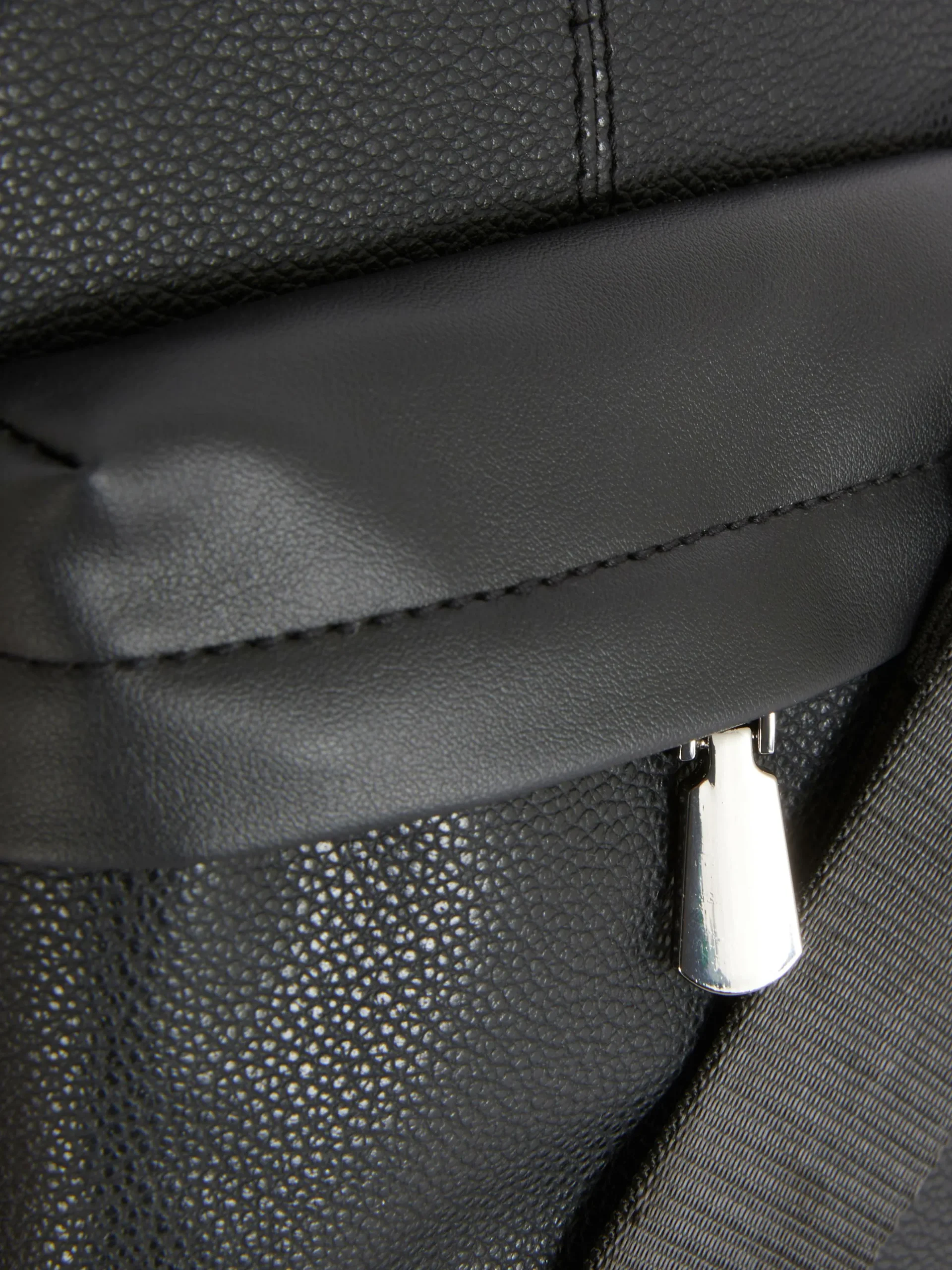 sac__bandoulire_en_simili_2-4.webp Sac à Bandoulière En Simili Cuir