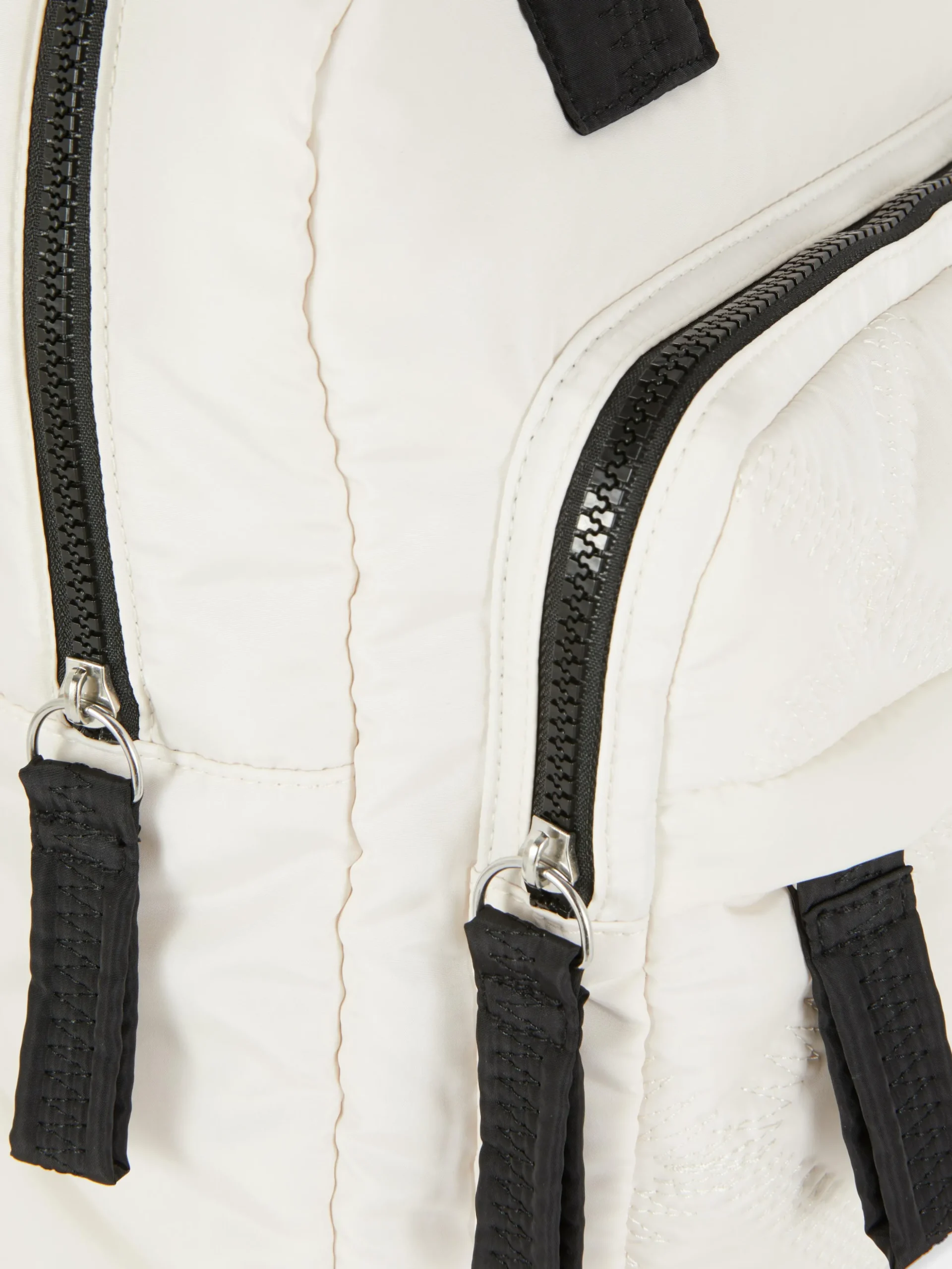 sac__dos__anse_suprieure_3.webp Sac à Dos à Anse Supérieure