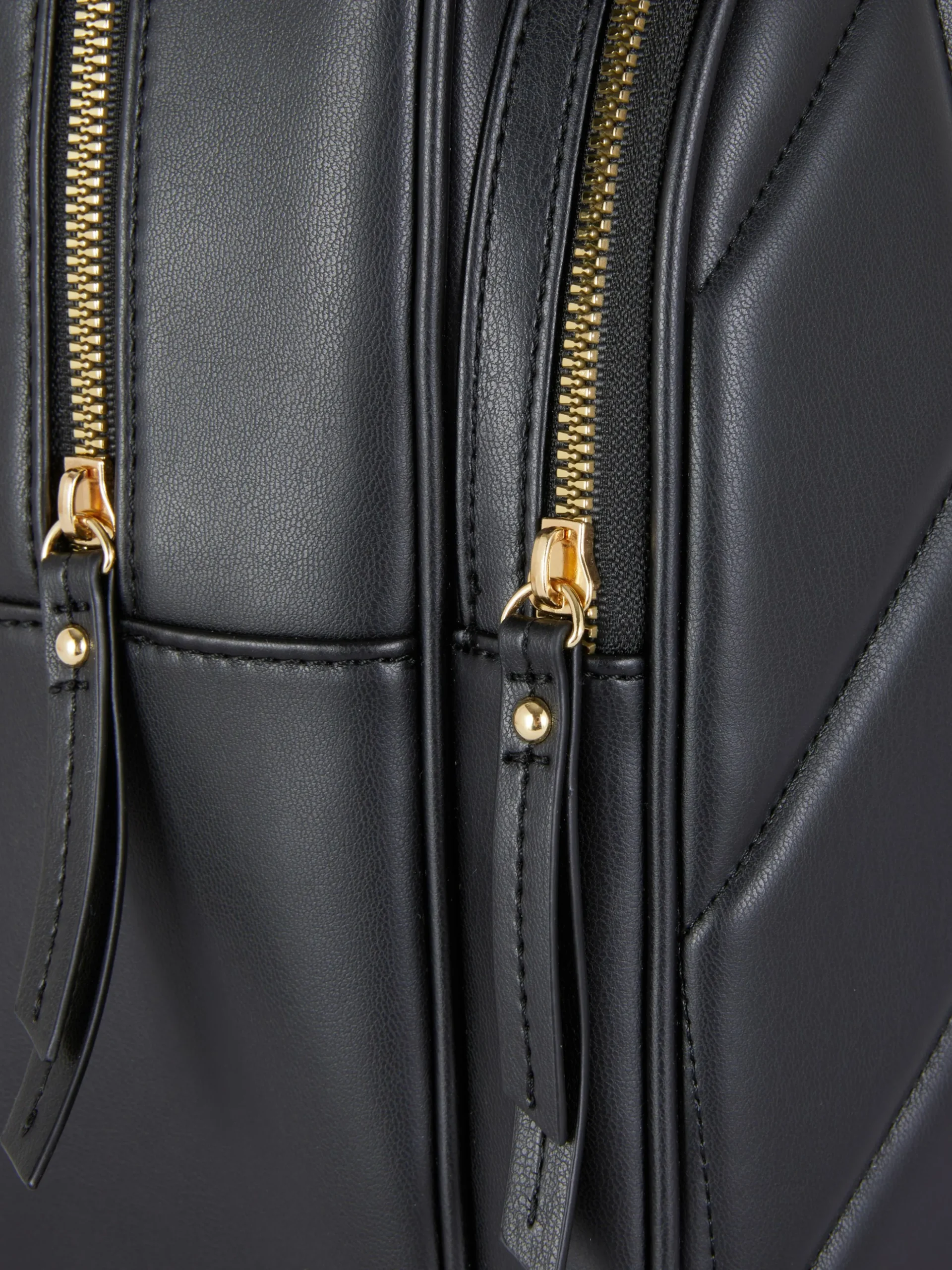 sac__dos_en_simili_cuir_m_3.webp Sac à Dos En Simili Cuir Matelassé