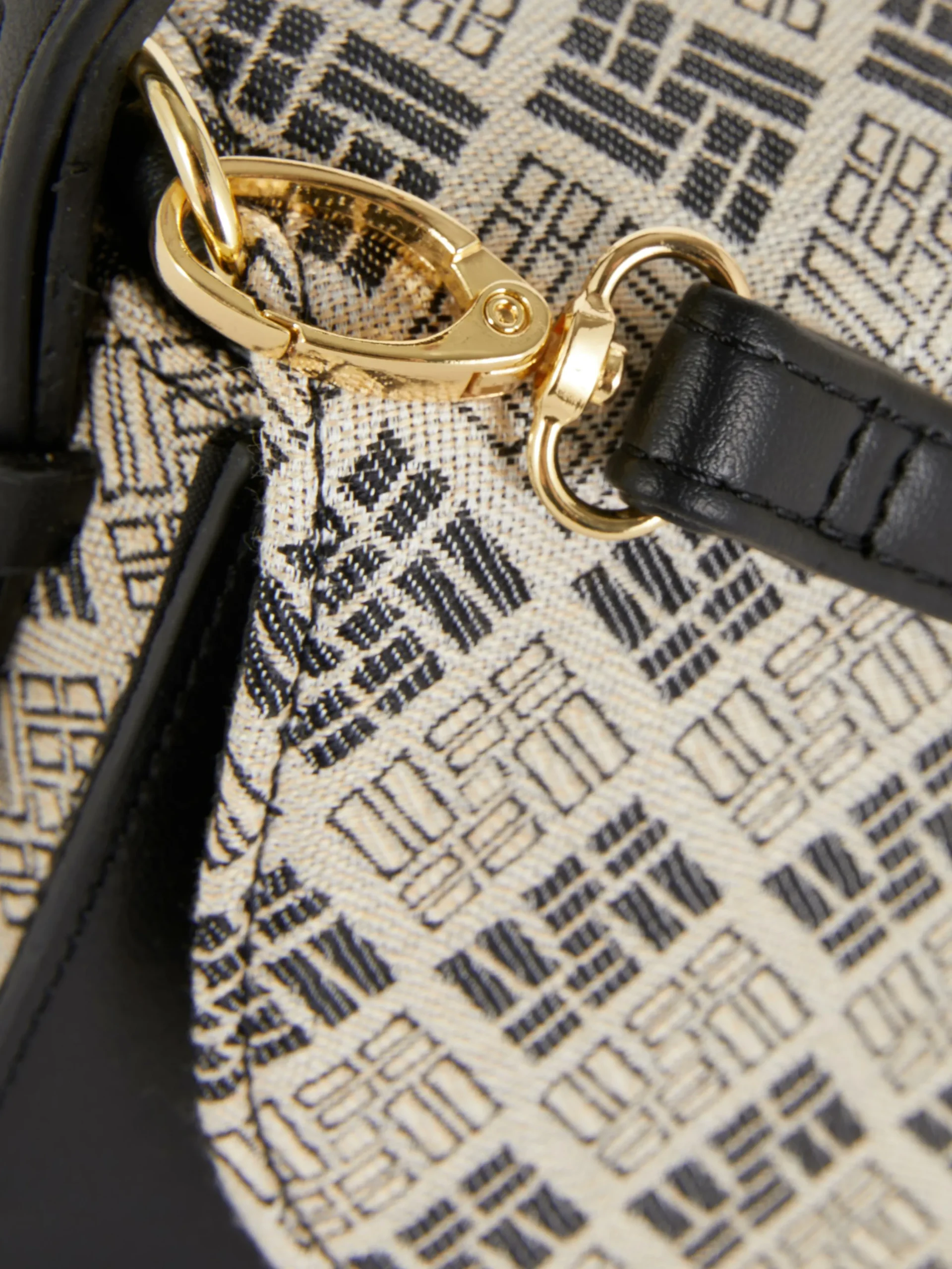 sac_bandoulire__rabat_mon_2.webp Sac Bandoulière à Rabat Monogramme