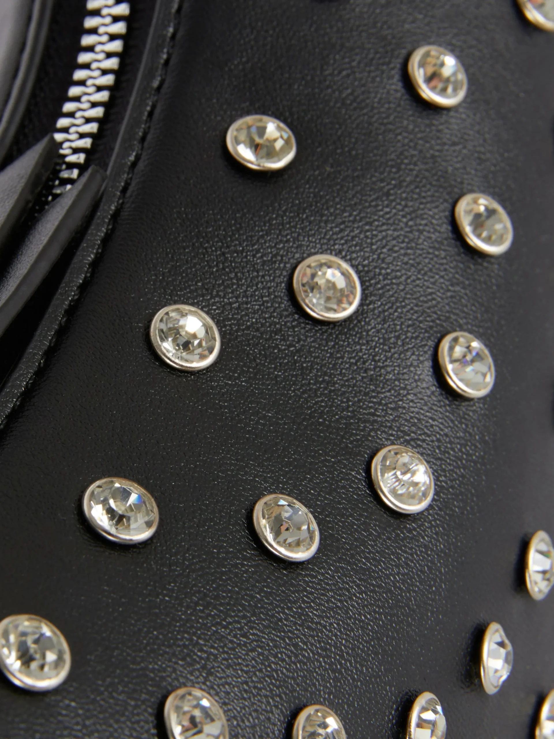 sac_bandoulire_clout__str_2.webp Sac Bandoulière Clouté à Strass Rita Ora