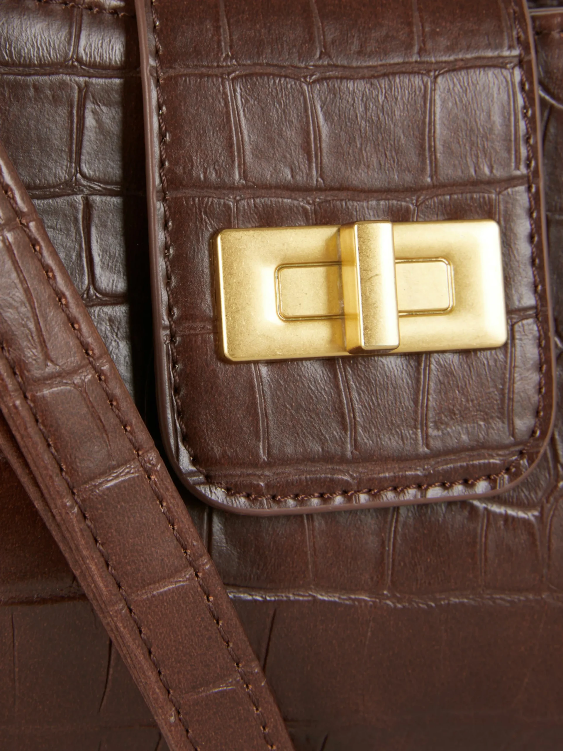 sac_bandoulire_imitation__2-1.webp Sac Bandoulière Imitation Croco