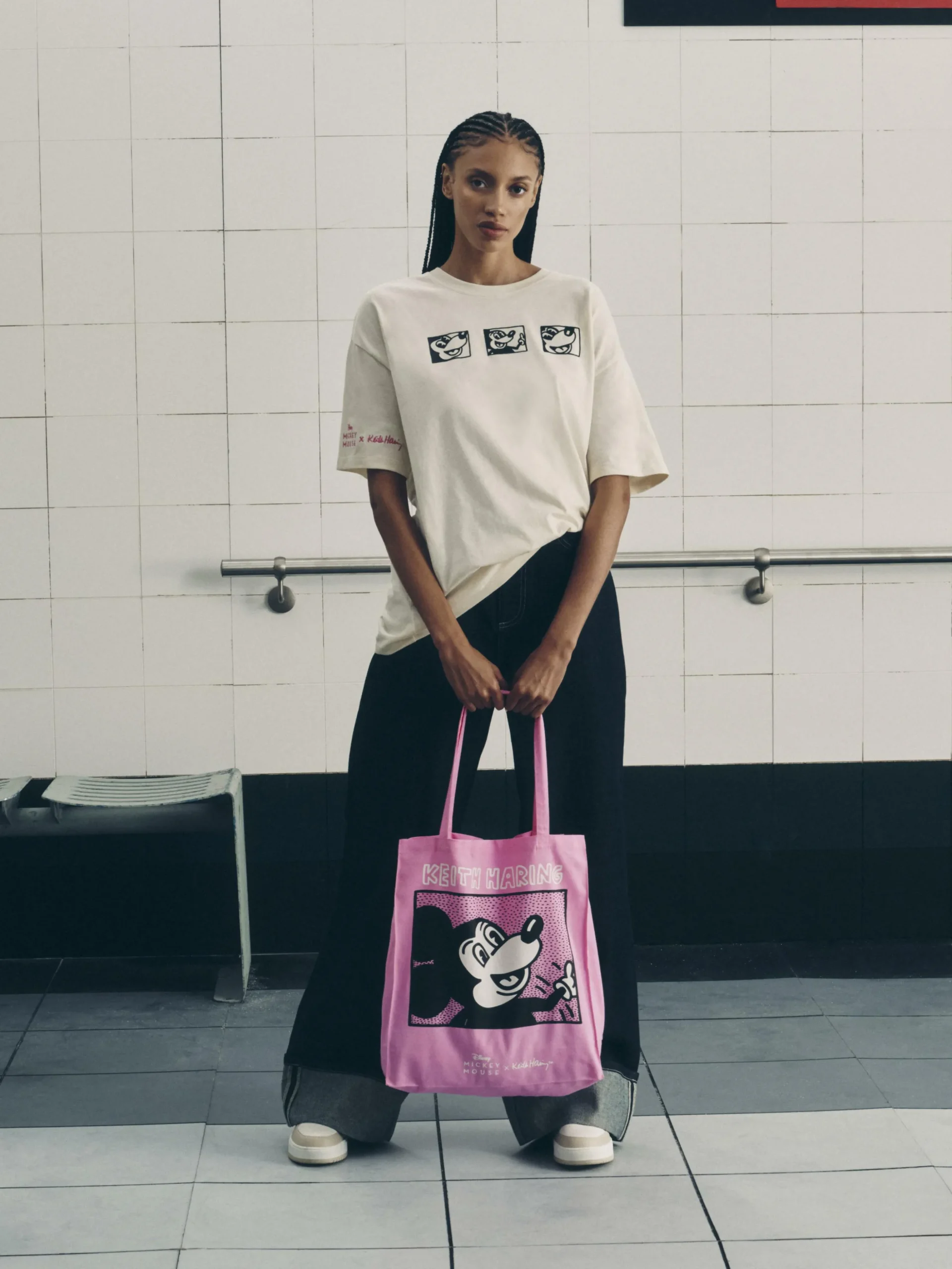 sac_fourretout_disney_mic_0.webp Sac Fourre-tout Disney Mickey Mouse X Keith Haring