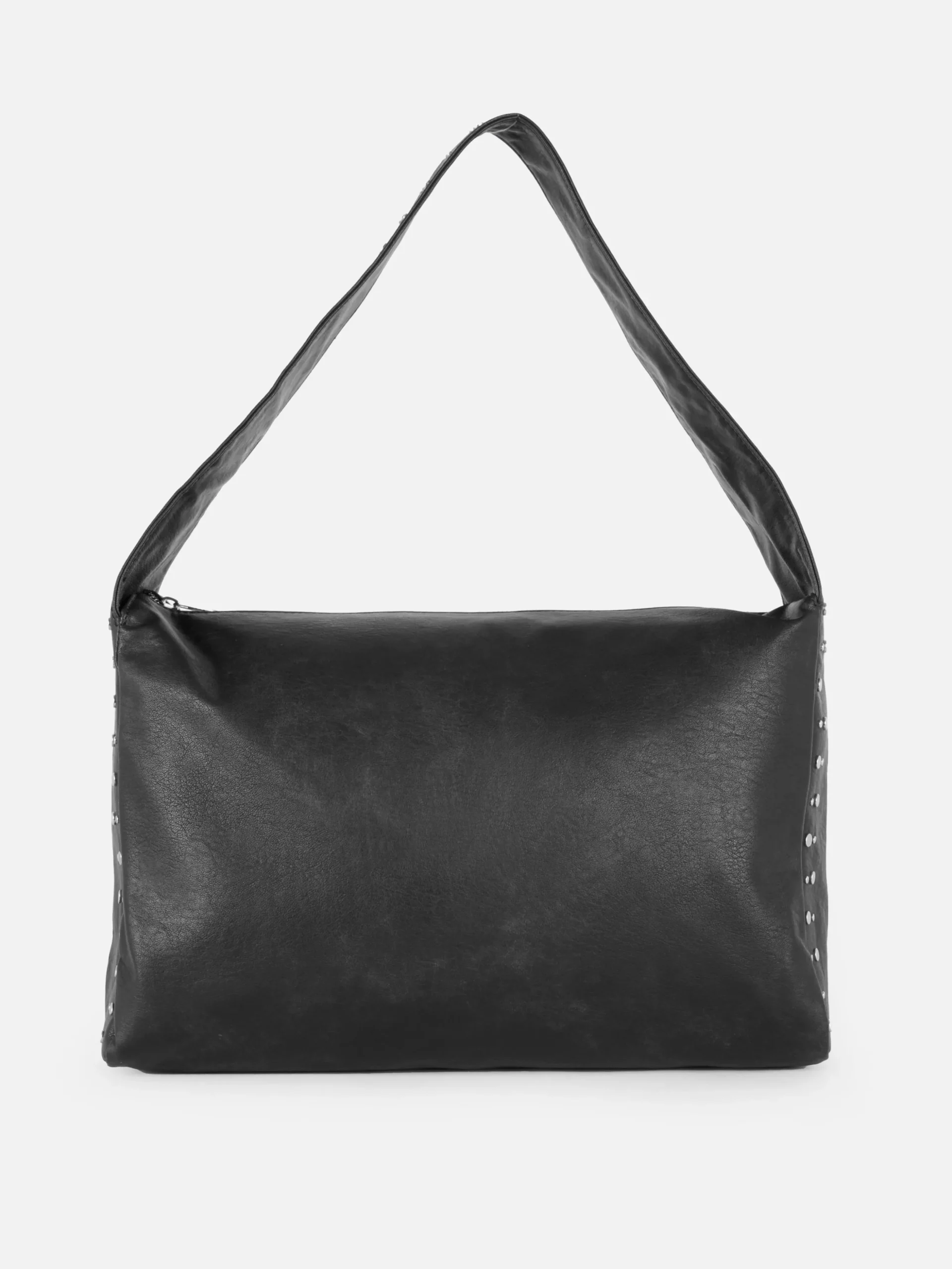 sac_fourretout_en_simili__1-3.webp Sac Fourre-tout En Simili Cuir Clouté Rita Ora