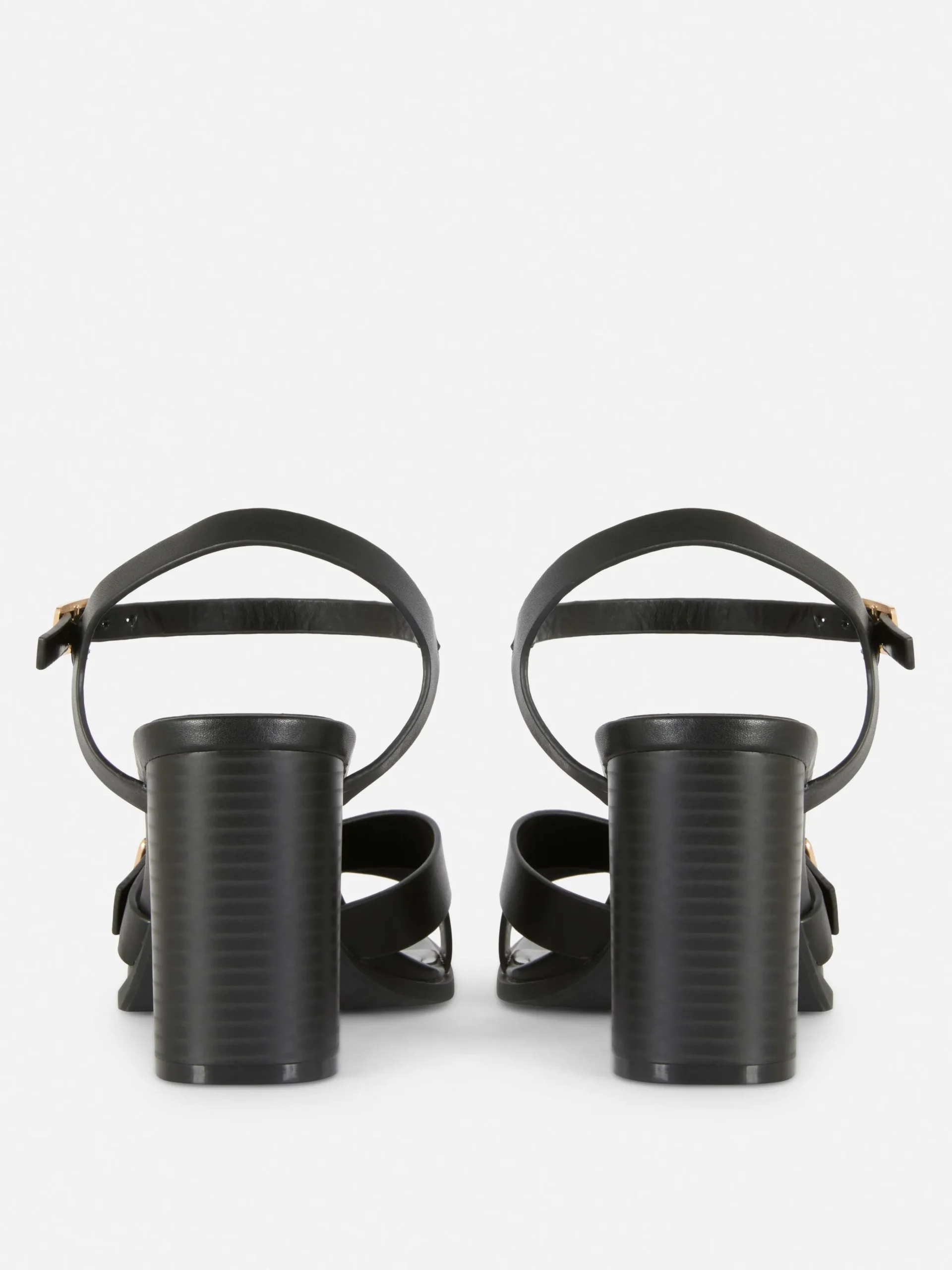 sandales__talons_et_bride_2.webp Sandales à Talons Et Brides Croisées