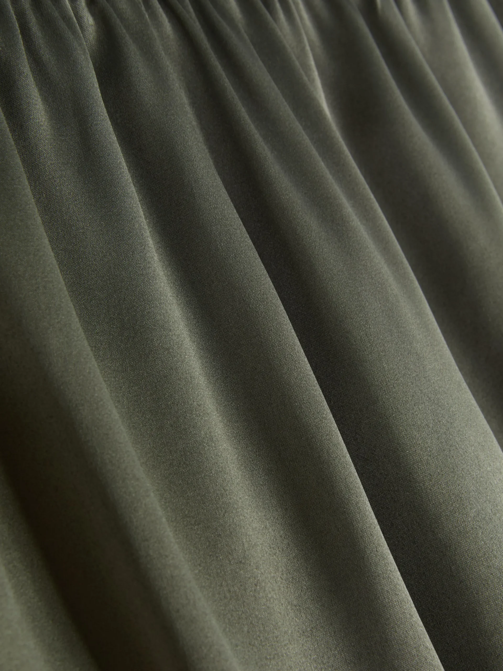 short_de_pyjama_en_satin__1.webp Short De Pyjama En Satin Avec Finitions En Dentelle