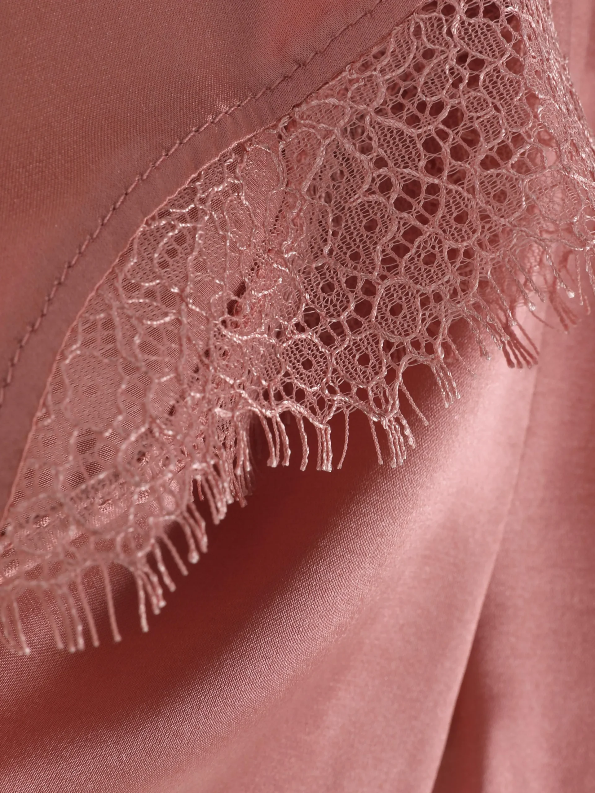 short_de_pyjama_en_soie_m_1.webp Short De Pyjama En Soie Mélangée Avec Liseré En Dentelle