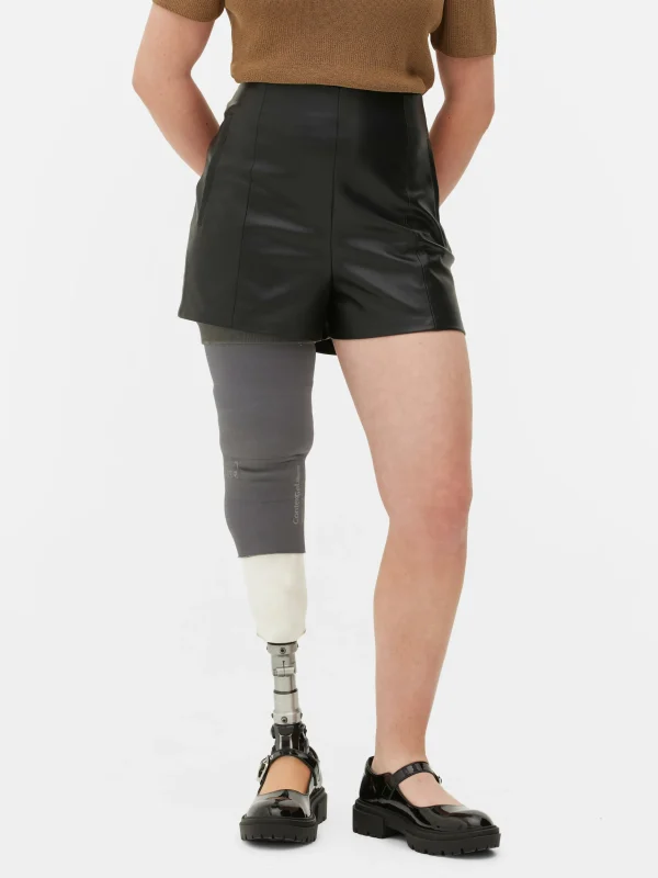 Short En Simili Cuir