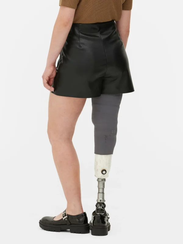 Short En Simili Cuir