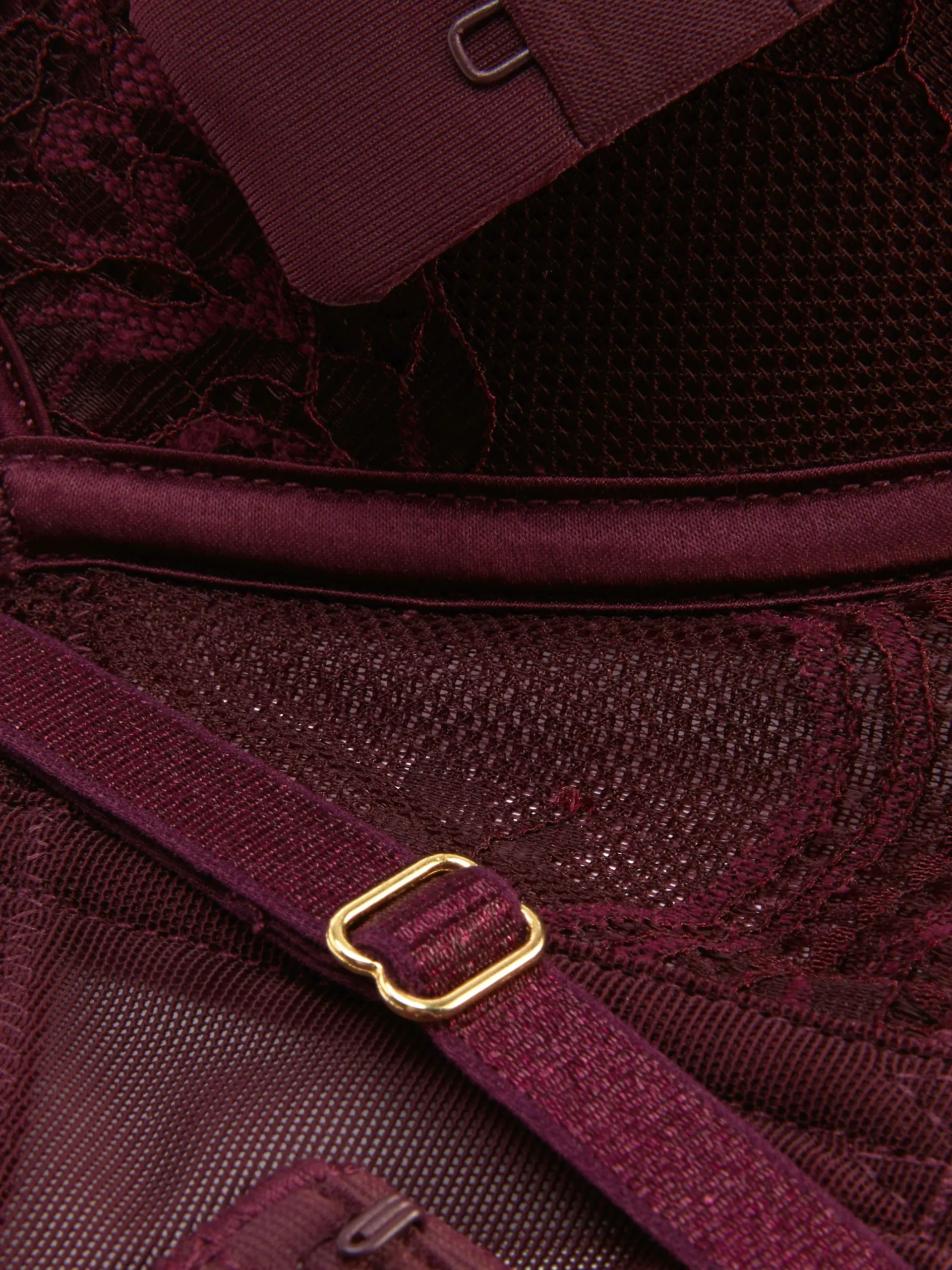 soutiengorge_pushup_en_de_1.webp Soutien-gorge Push-up En Dentelle à Armatures