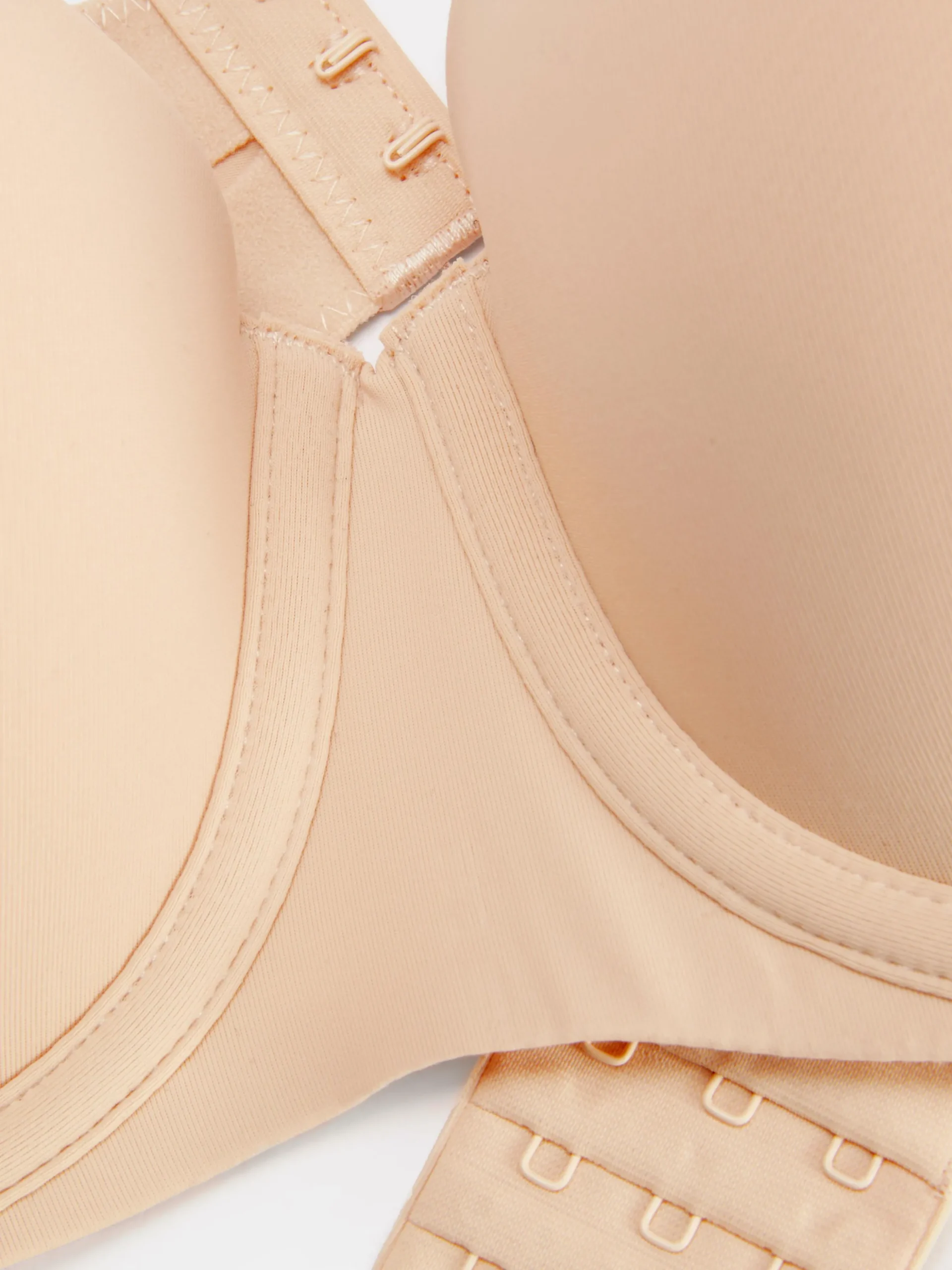 soutiengorge_sans_bretell_1-2.webp Soutien-gorge Sans Bretelles Multiposition, Bonnets A à D