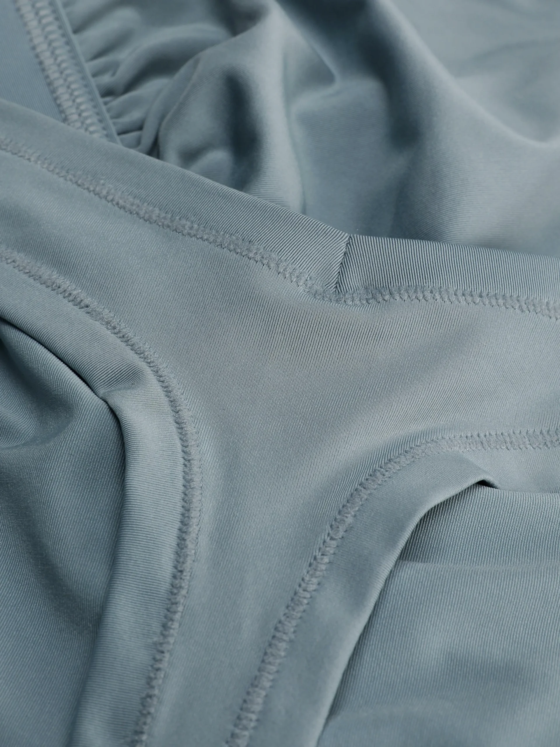 soutiengorge_triangle_et__1-4.webp Soutien-gorge Triangle Et String En Microfibre