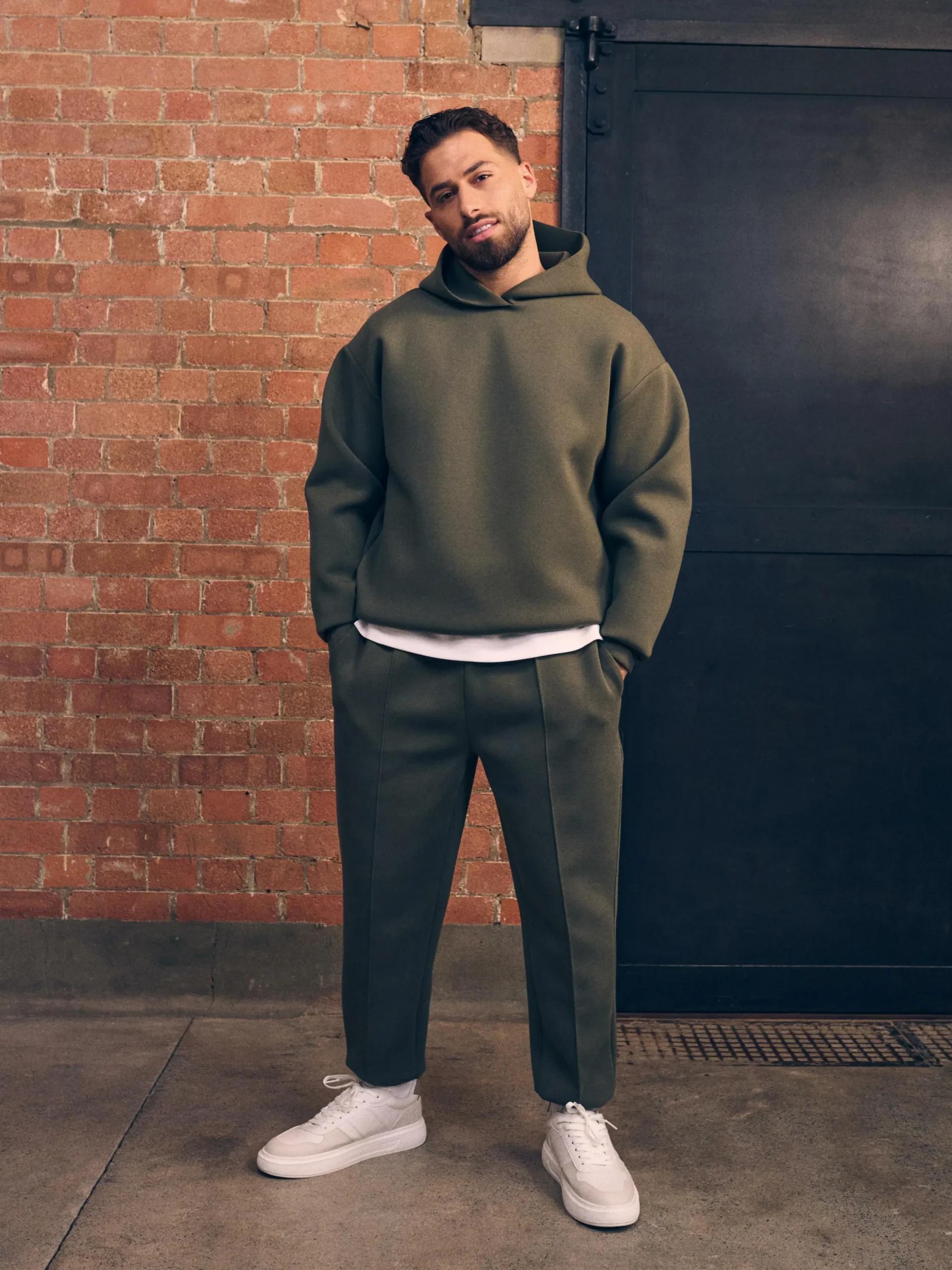 sweat__capuche_classique__0-1.webp Sweat à Capuche Classique Kem