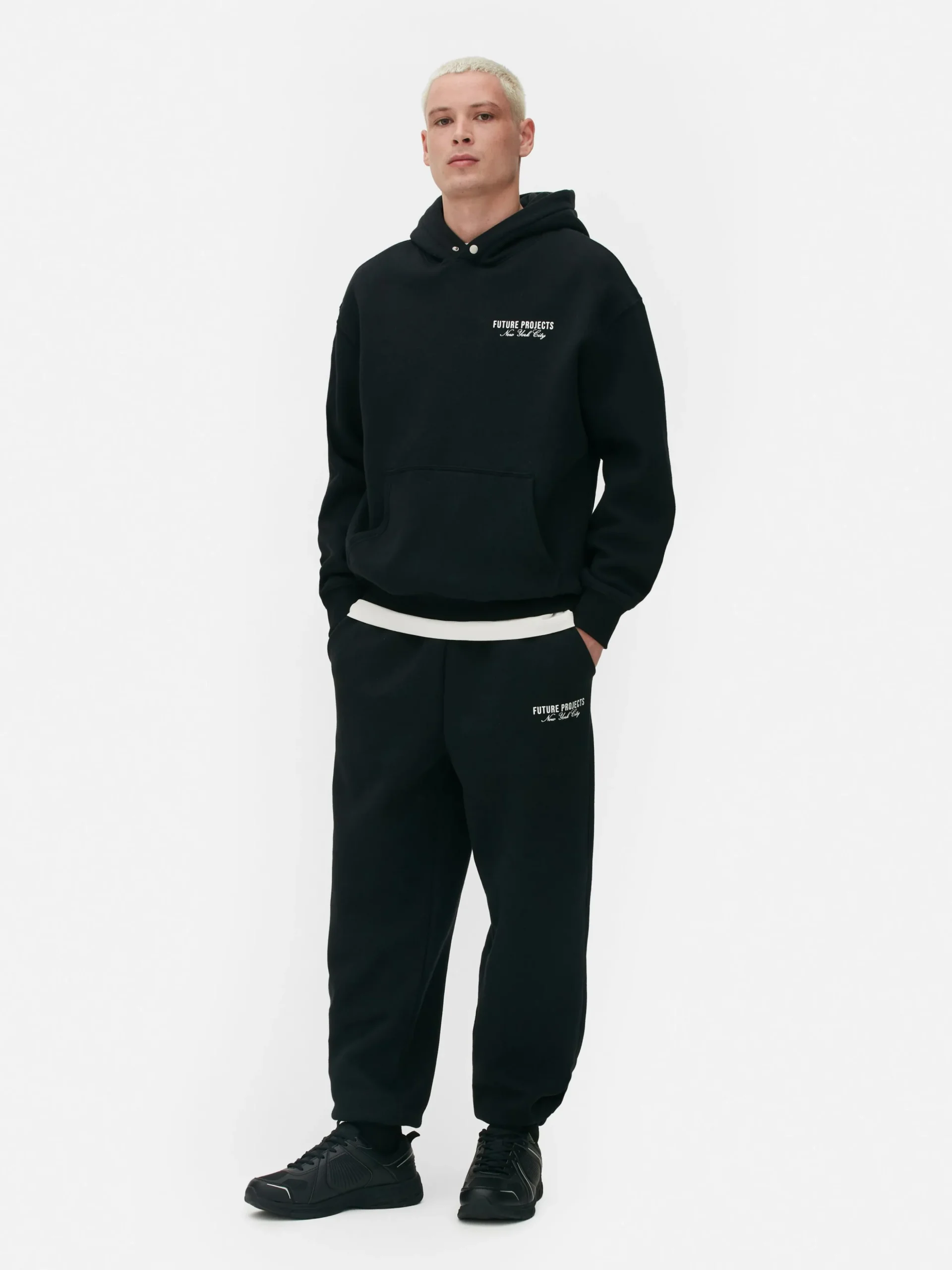 sweat__capuche_graphique__1-5.webp Sweat à Capuche Graphique Future Projects