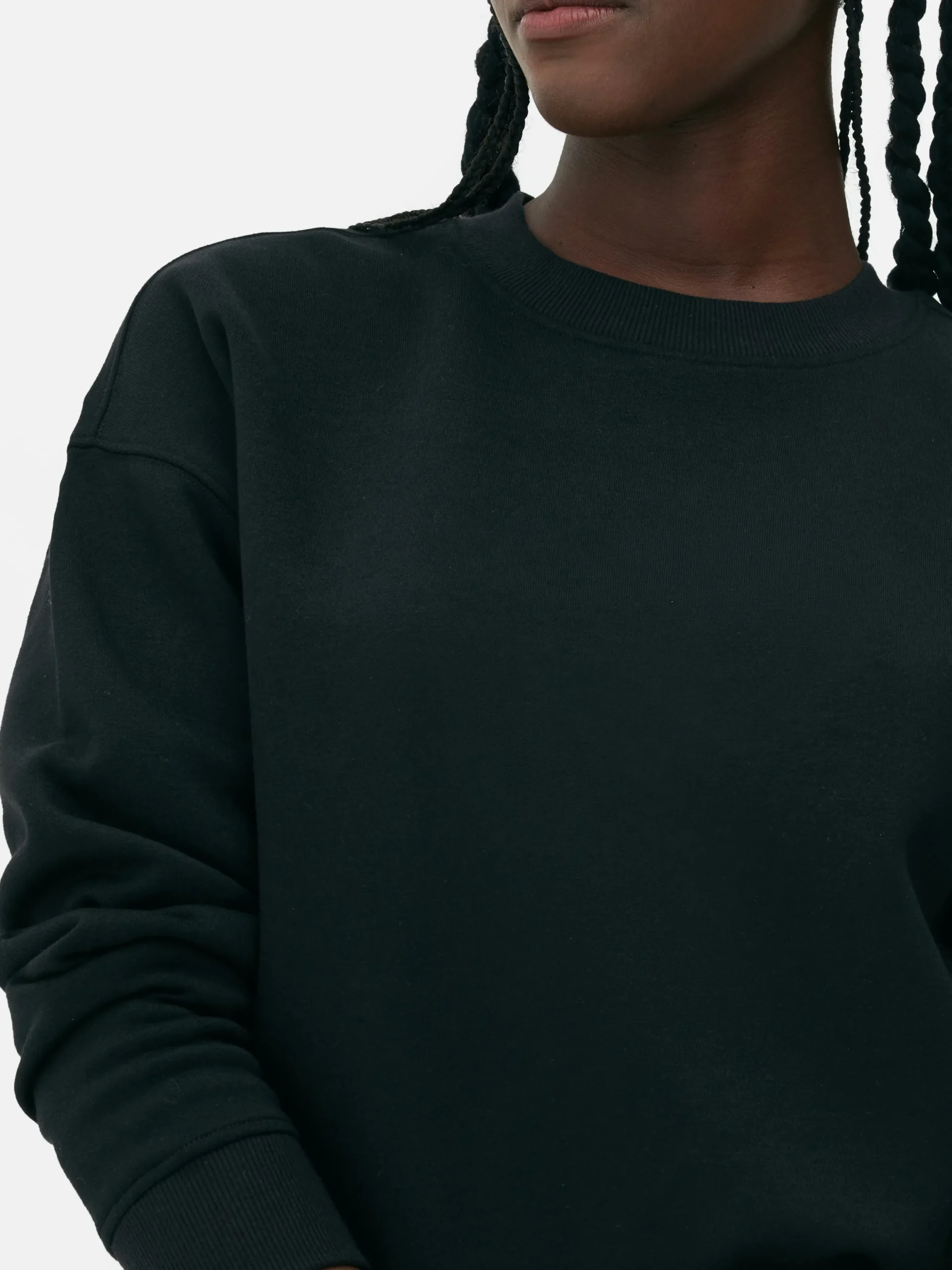 sweatshirt__col_rasducou__2-3.webp Sweat-shirt à Col Ras-du-cou Classique