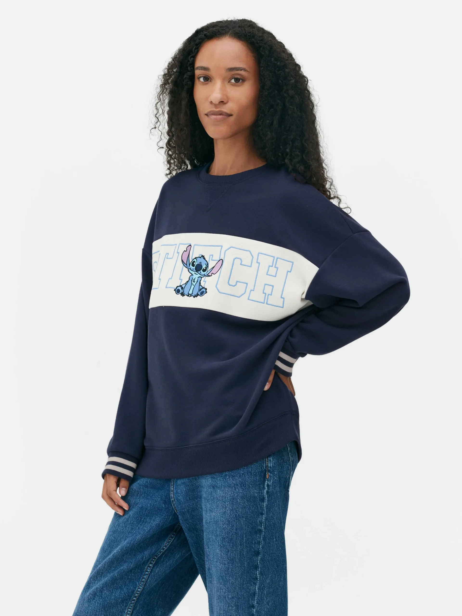 sweatshirt__texte_contras_1.webp Sweat-shirt à Texte Contrasté Disney Stitch