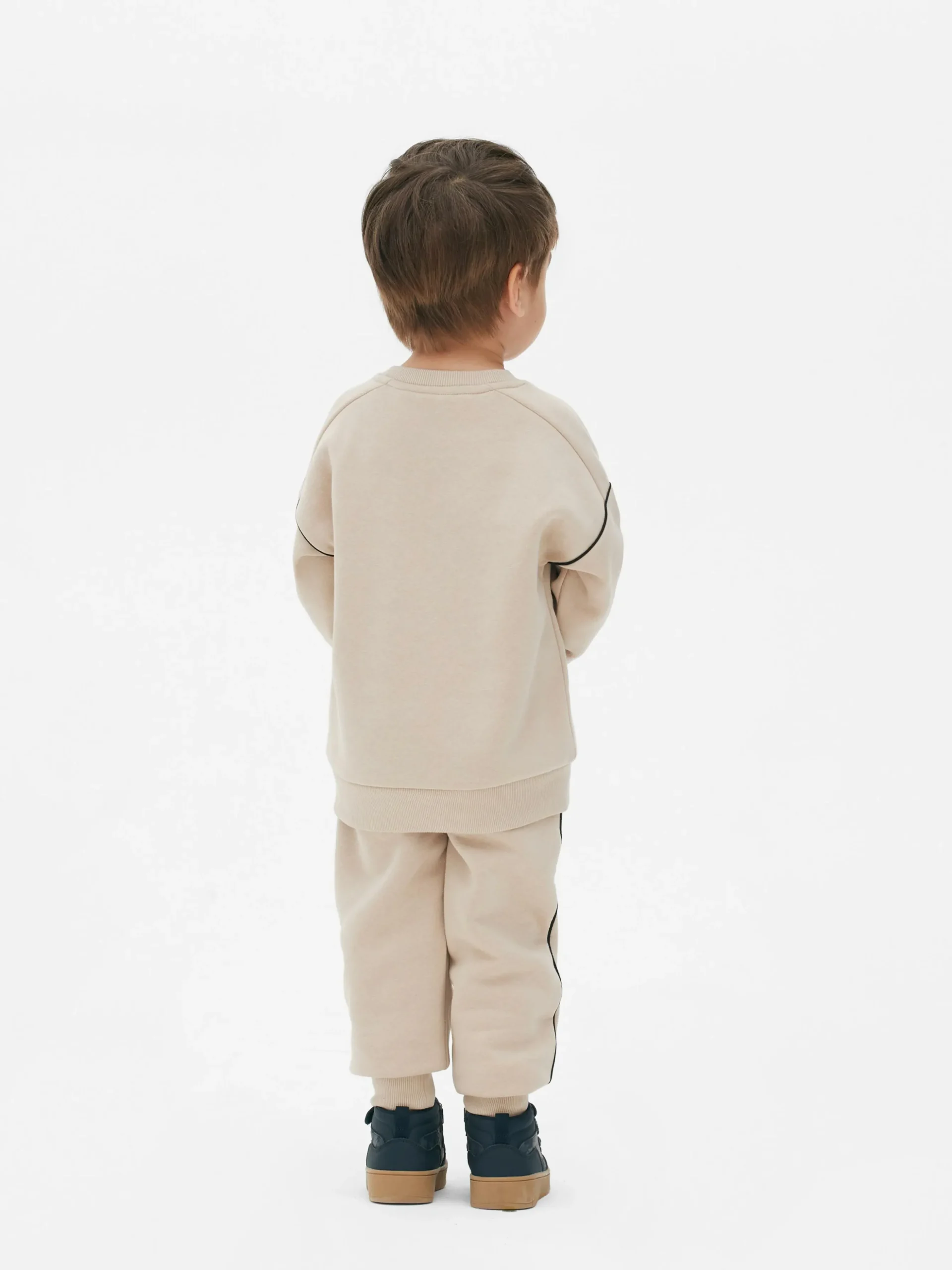 sweatshirt_passepoil_supe_1.webp Sweat-shirt Passepoilé Super Mario à Coordonner