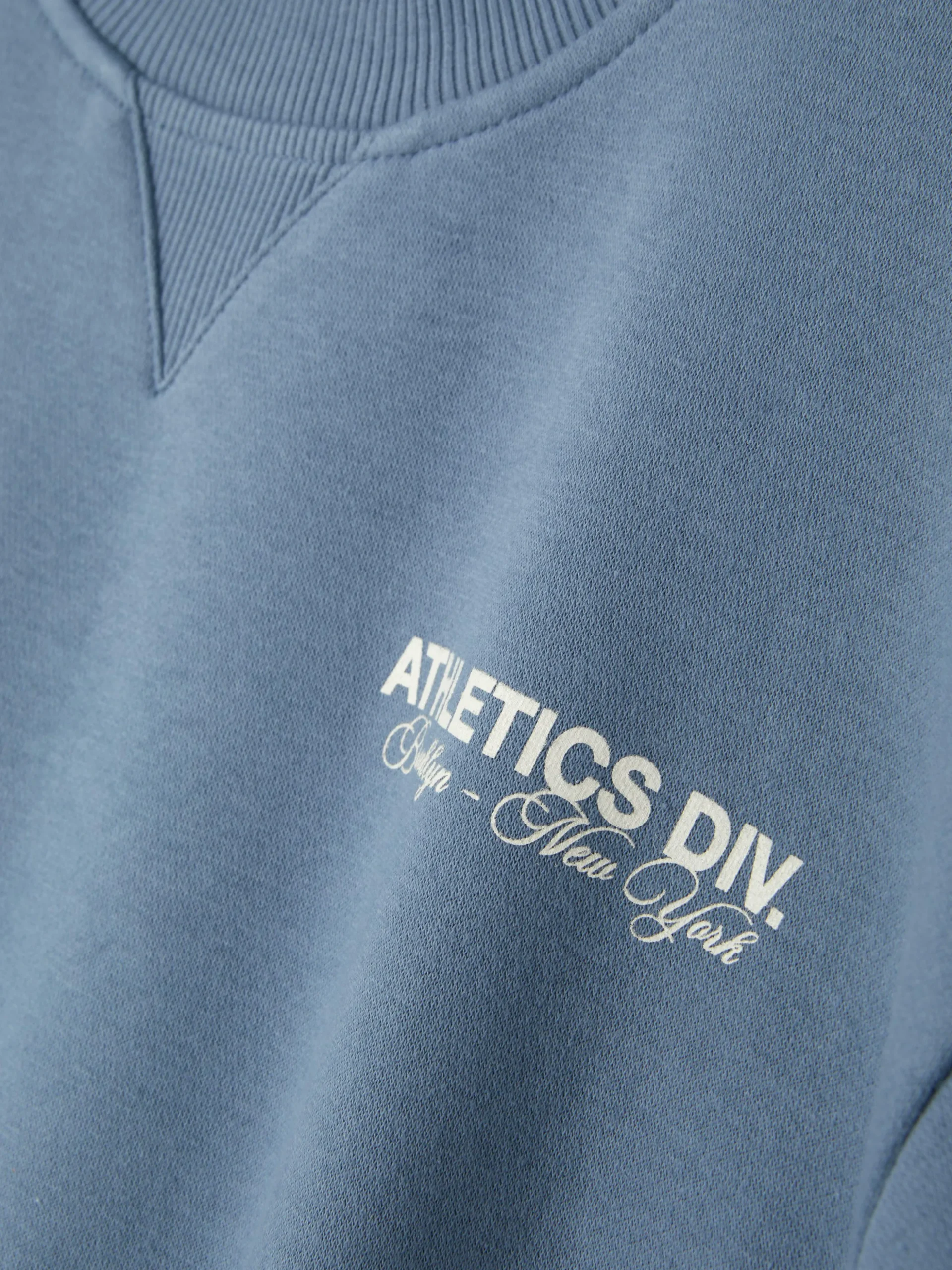 sweatshirt_ras_du_cou_gra_2-4.webp Sweat-shirt Ras Du Cou Graphique