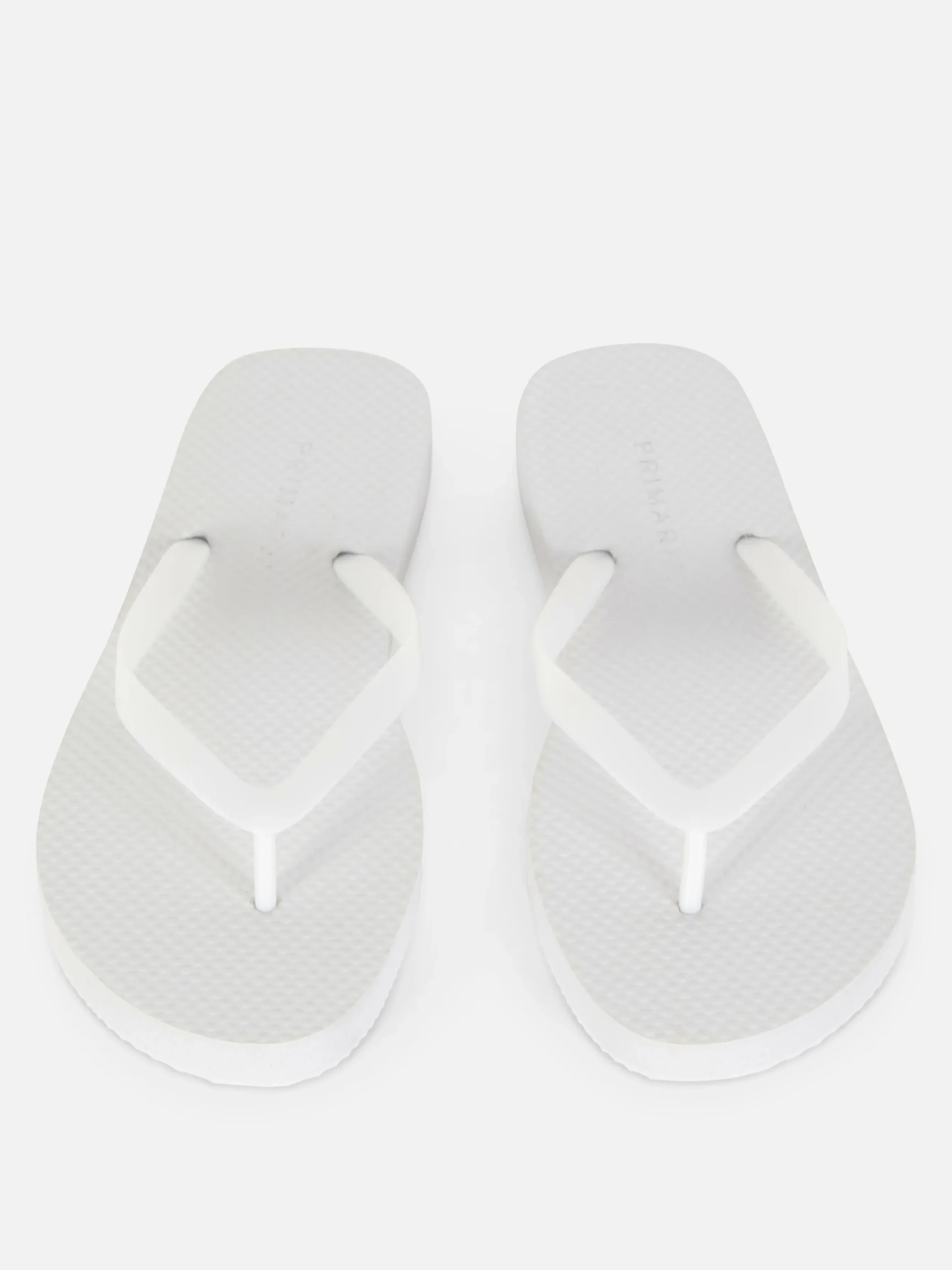 tongs_plates_essential_1.webp Tongs Plates Essential