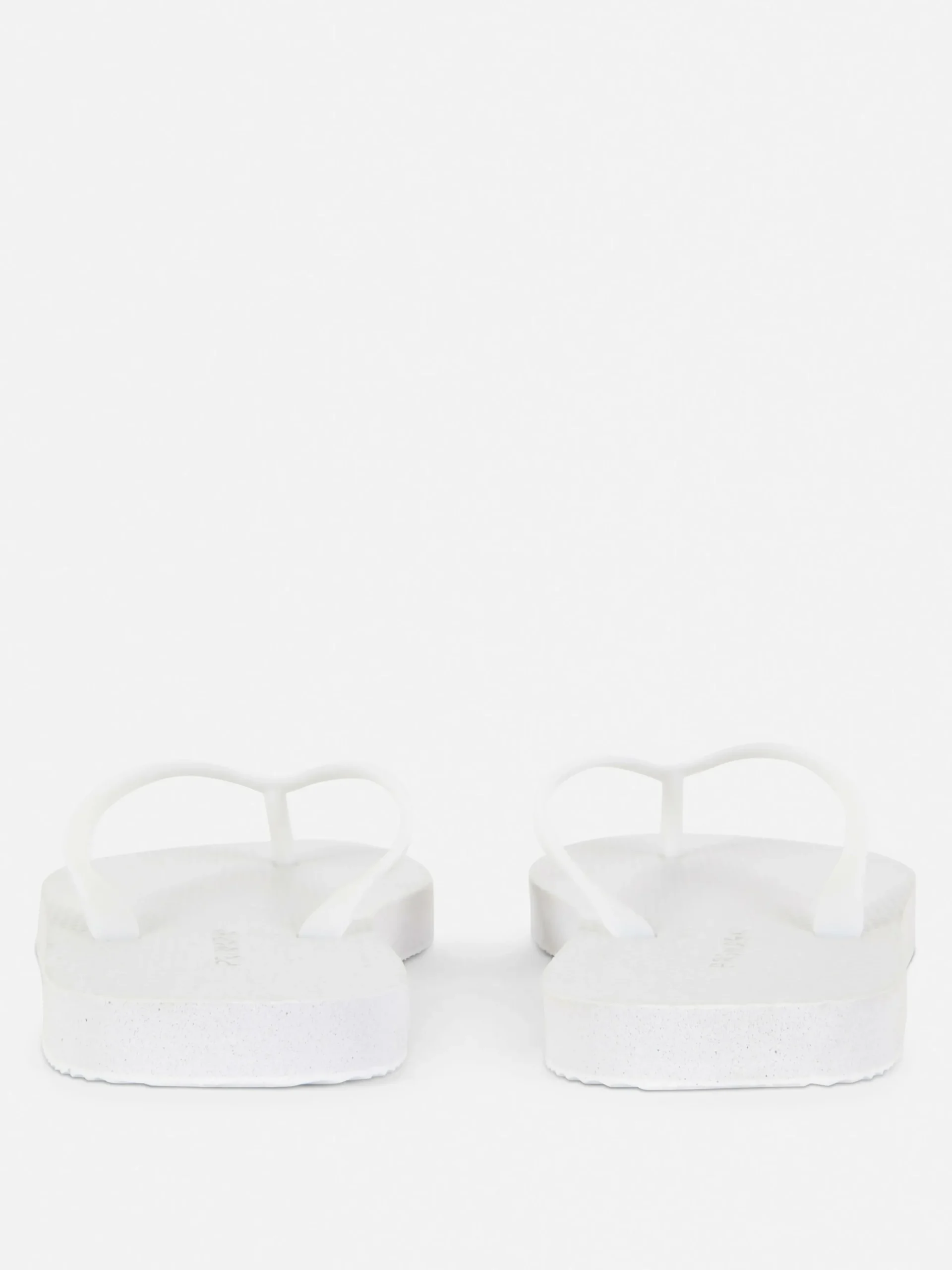 tongs_plates_essential_2.webp Tongs Plates Essential