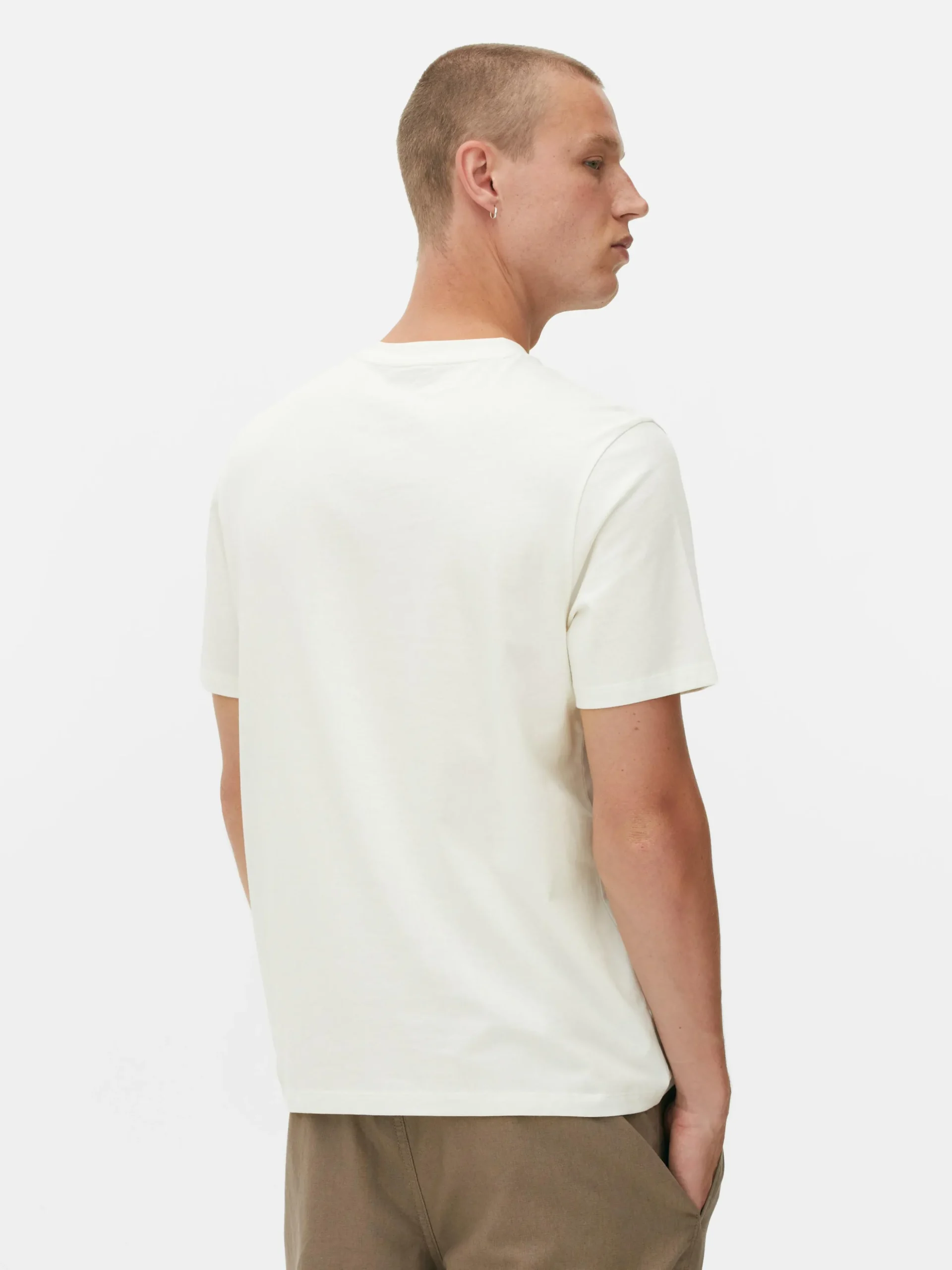 tshirt__col_rasducou_coup_3-2.webp T-shirt à Col Ras-du-cou Coupe Regular