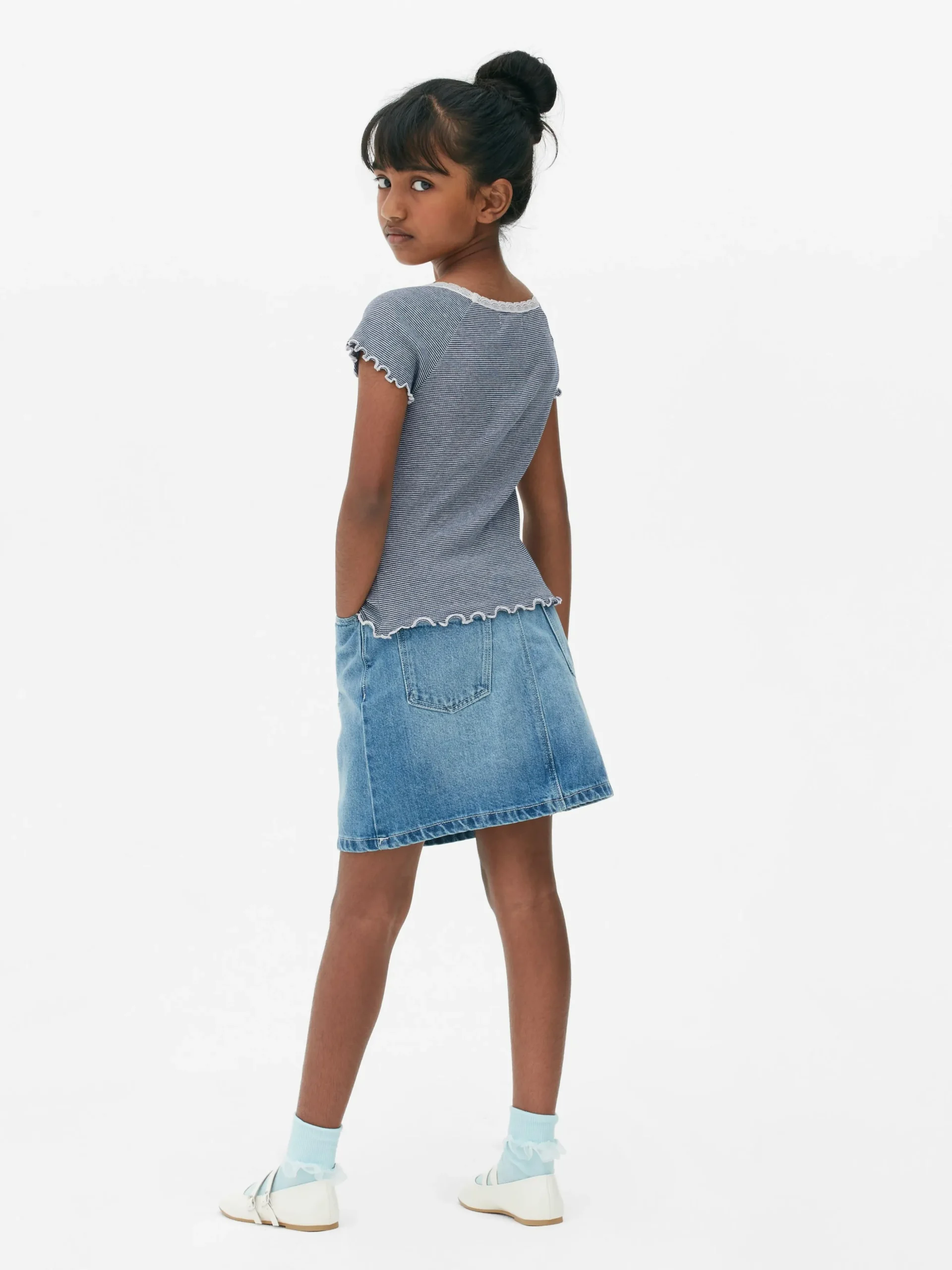 tshirt__rayures_et__finit_1.webp T-shirt à Rayures Et à Finitions En Dentelle