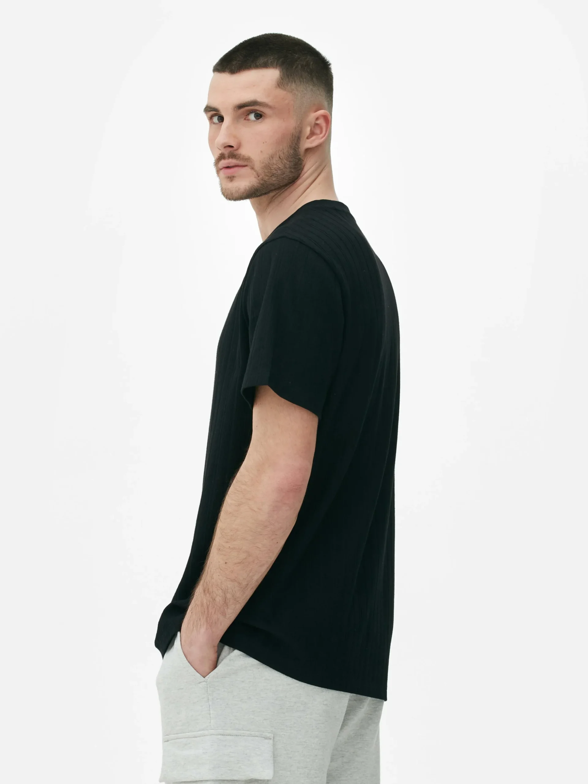 tshirt_ctel__col_rasducou_3.webp T-shirt Côtelé à Col Ras-du-cou