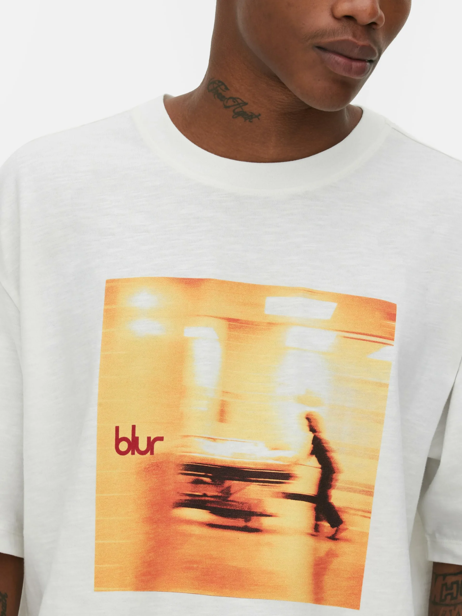 tshirt_de_groupe_blur_2.webp T-shirt De Groupe Blur