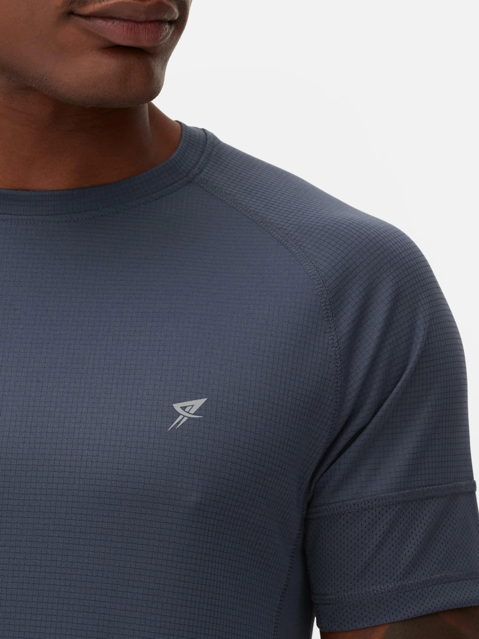 tshirt_de_sport__manches__2-1.webp T-shirt De Sport à Manches Courtes